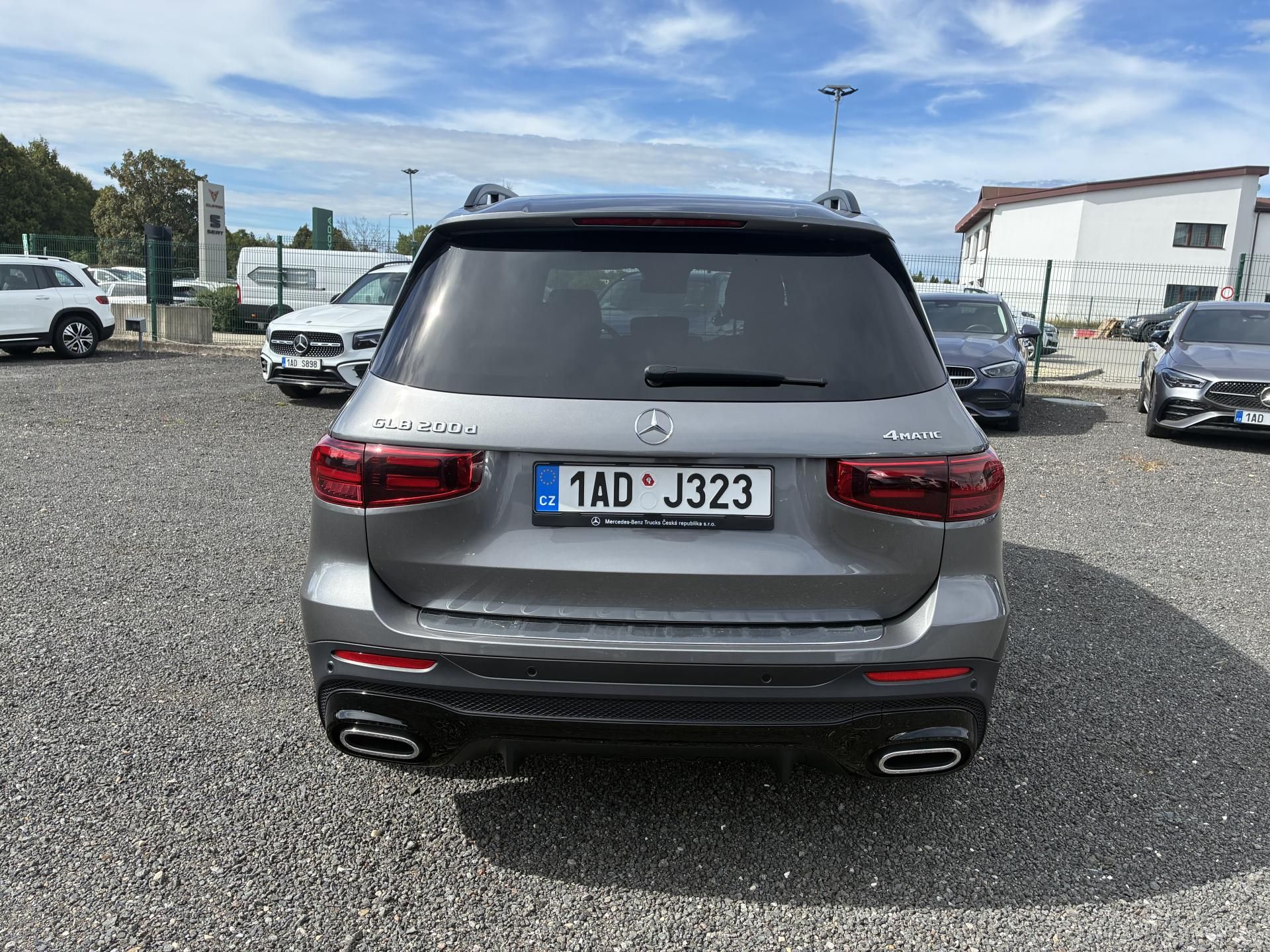 Mercedes-Benz GLB, 200d 4MATIC - fotka 4