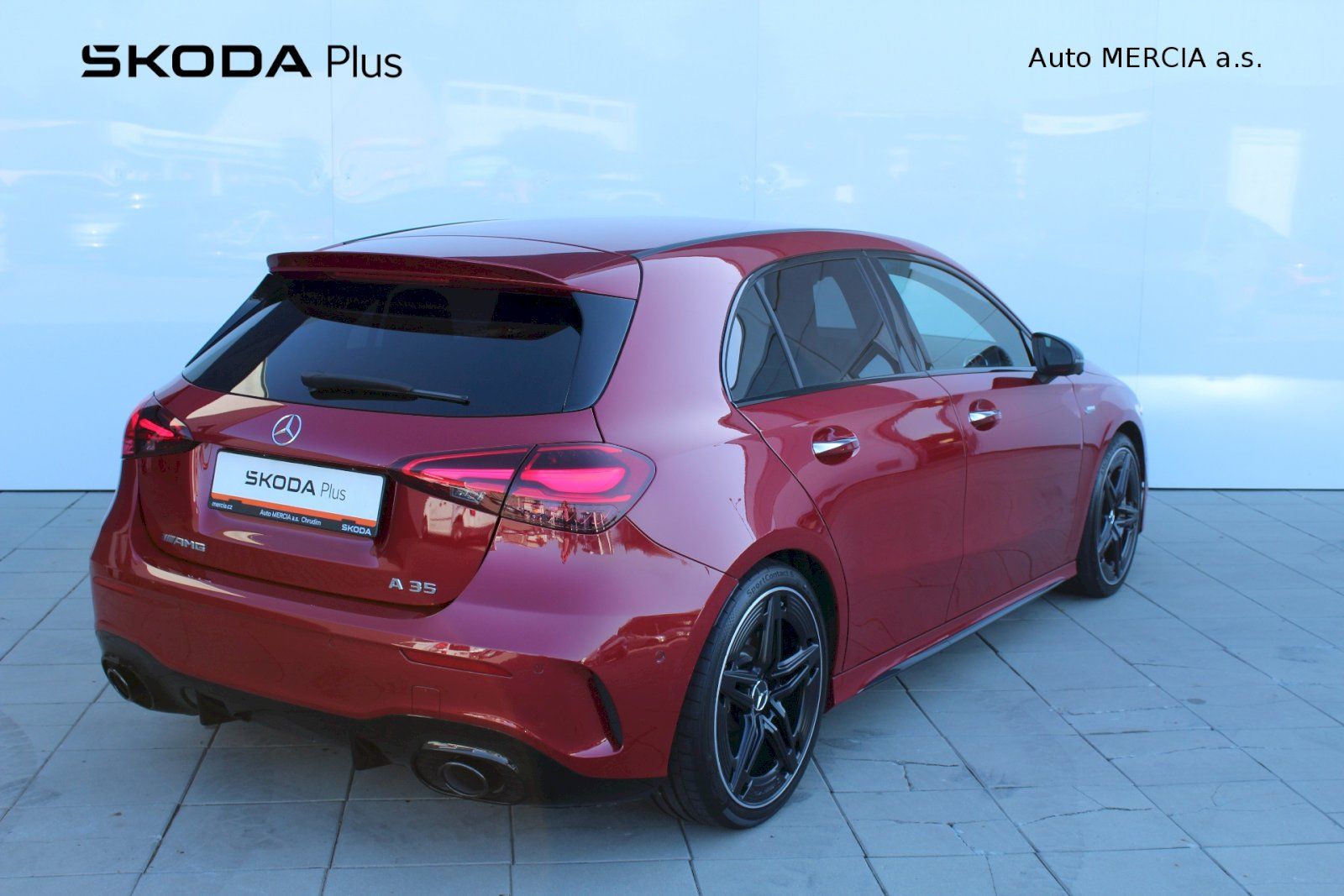 Mercedes-Benz Třídy A, Mercedes-AMG A 35 DCT 4MATIC 2 - fotka 2