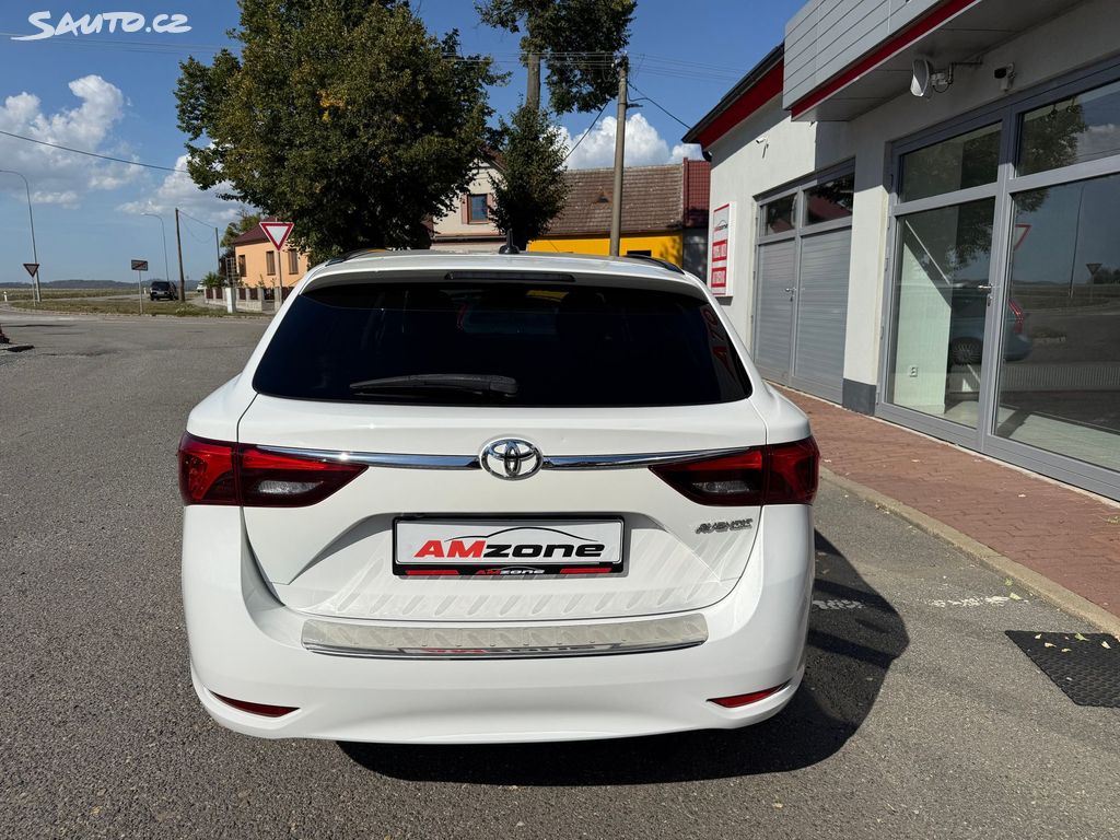 Toyota Avensis, fotka 7