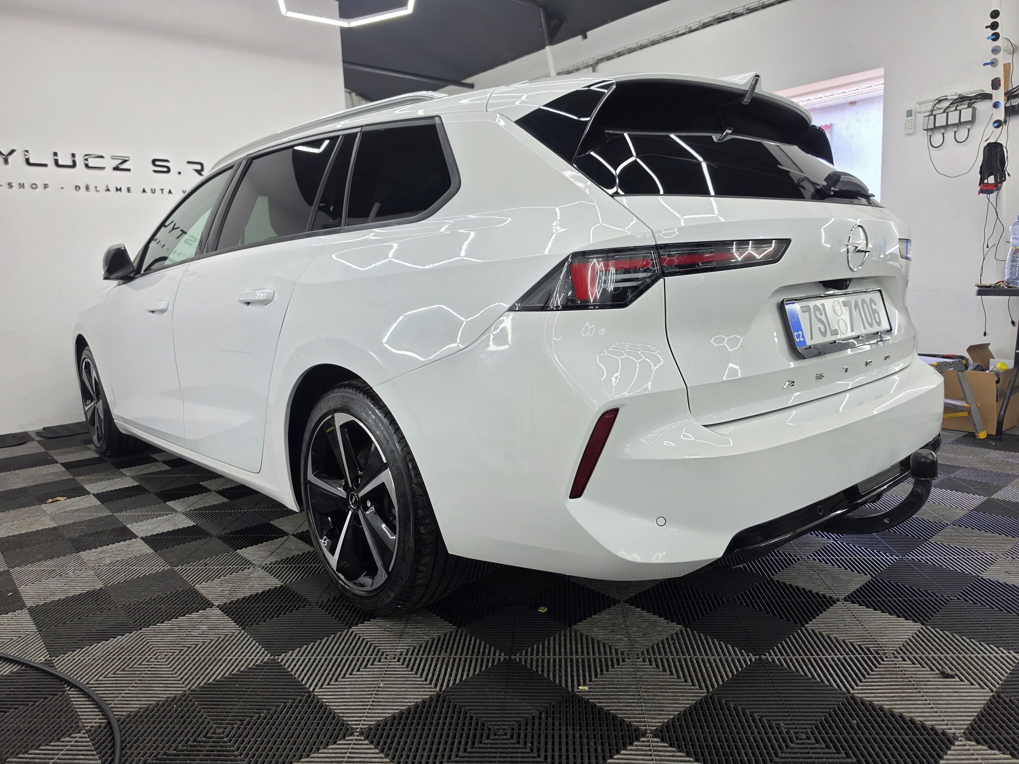 Opel Astra - fotka 2