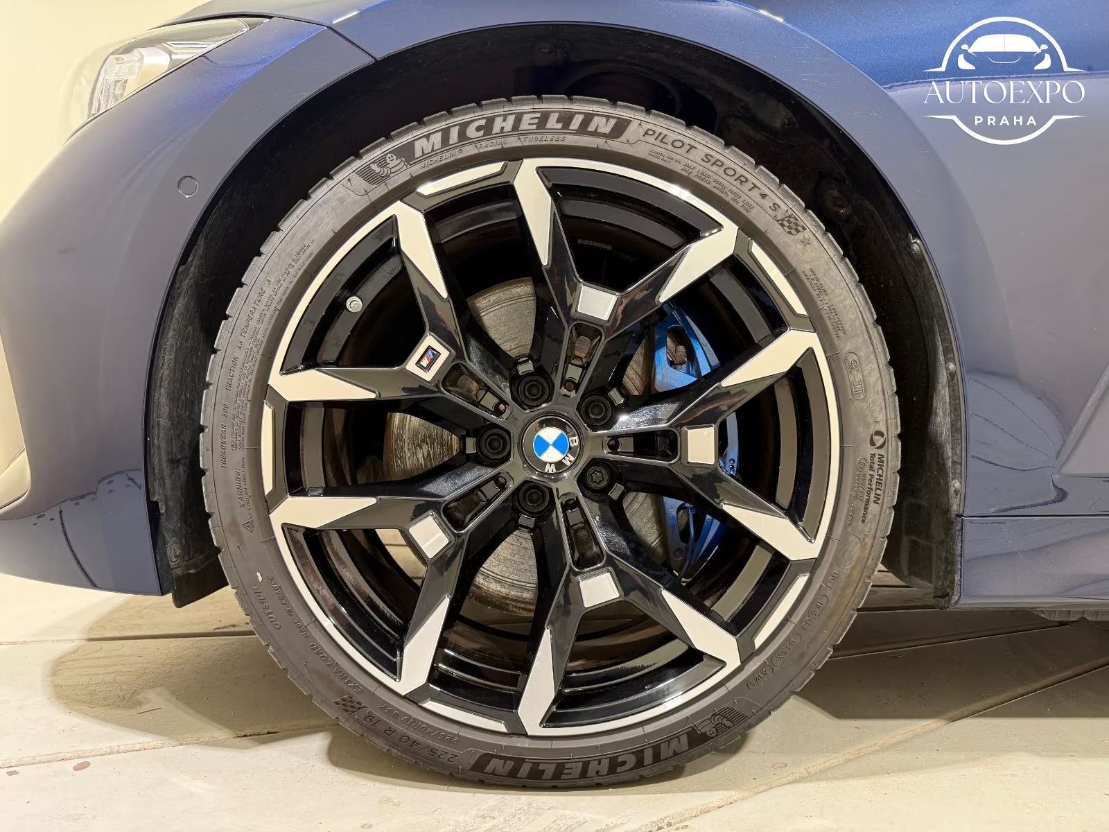 BMW Řada 3, M340i xDrive Touring HUD HiFi - fotka 6