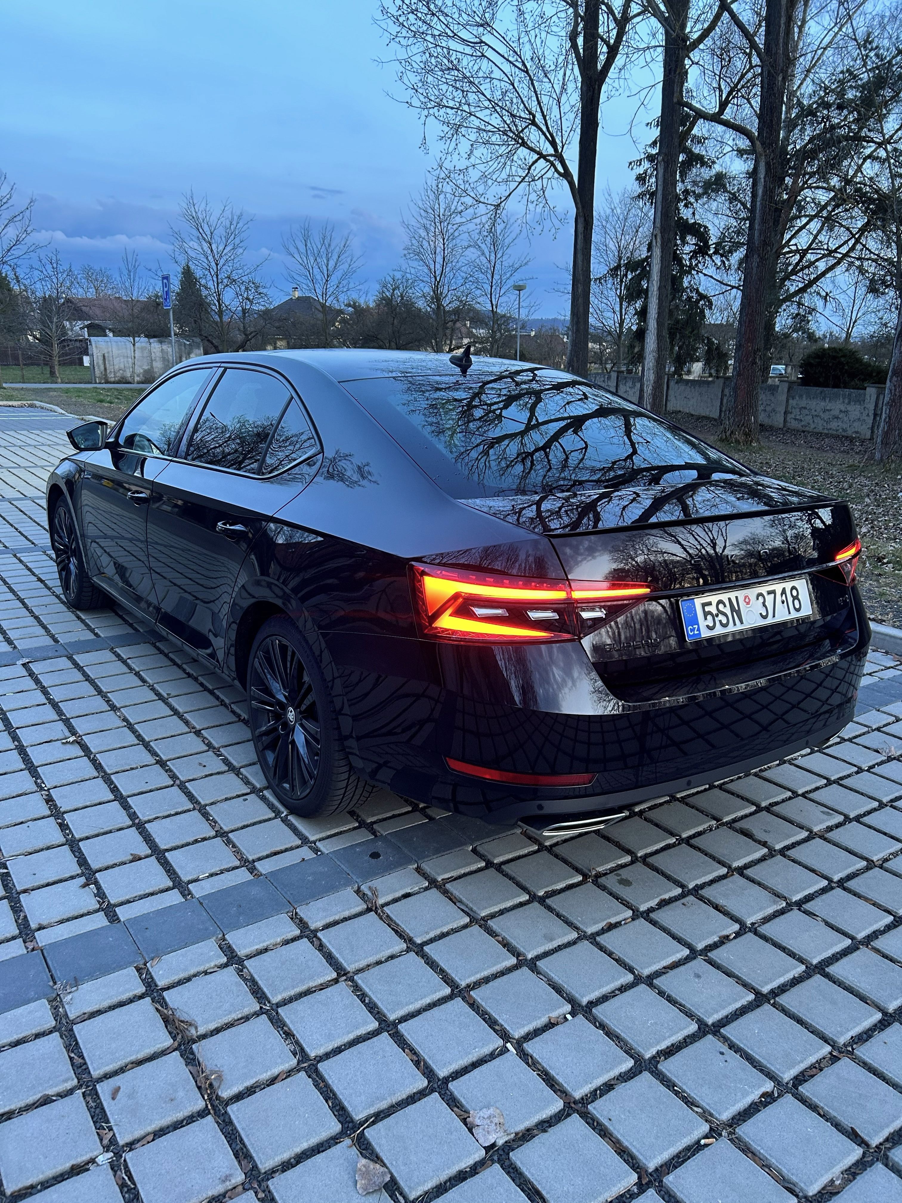 Škoda Superb, ŠKODA SUPERB 3 2.0 TSI 206 kW - fotka 4