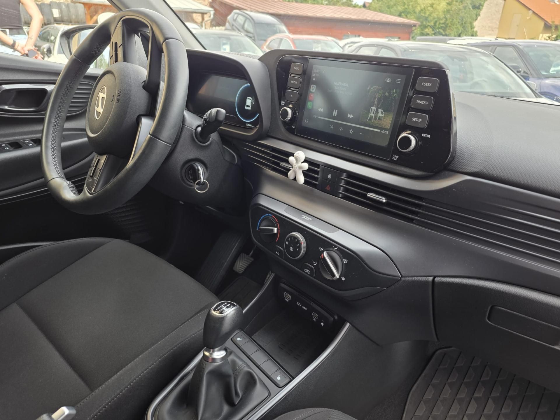 Hyundai i20, 1.2-V ZÁRUCE-VYHŘÍVANÝ VOLANT - fotka 3