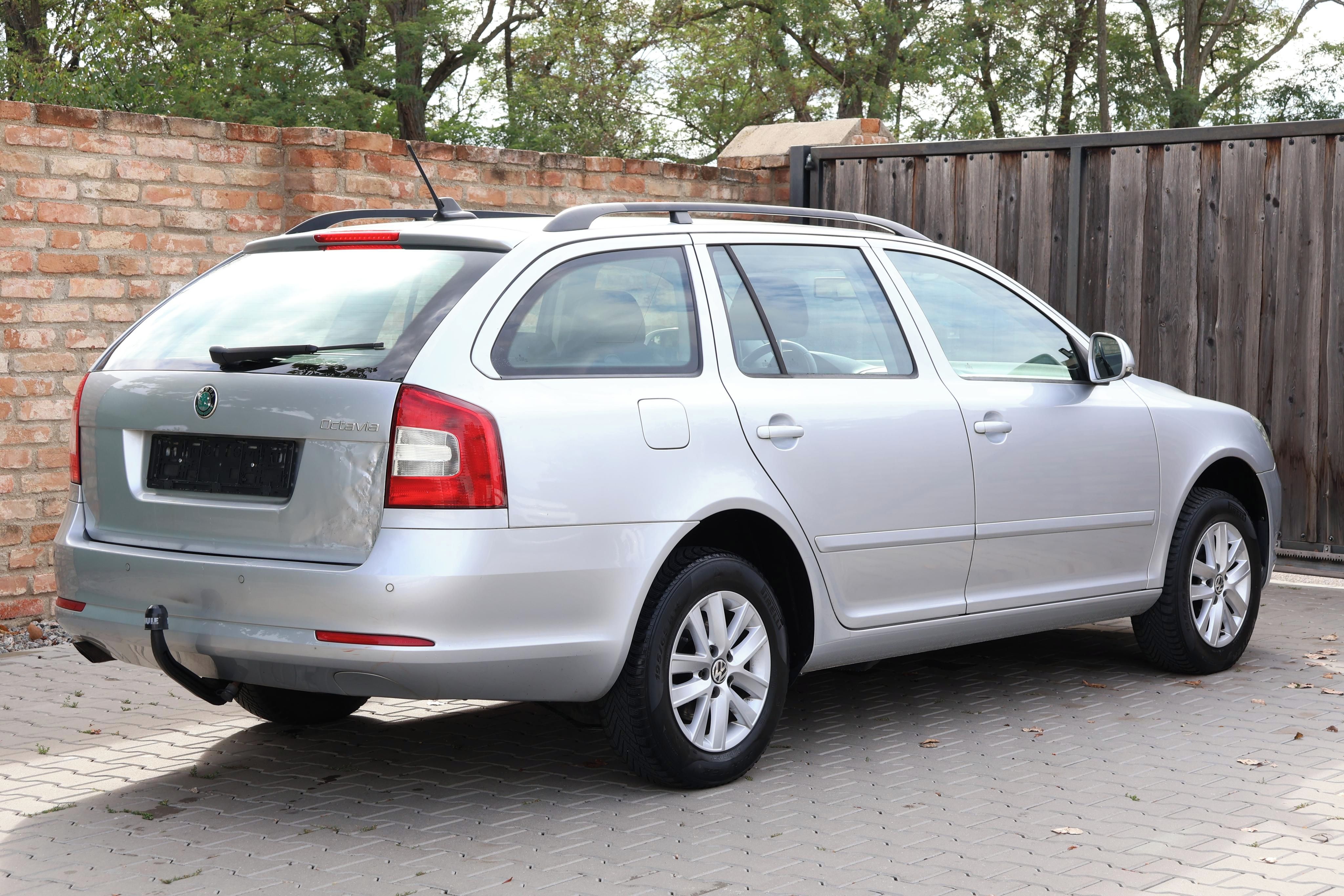 Škoda Octavia, 2.0TDI Navi*Výhřev s.*Tažné* - fotka 4