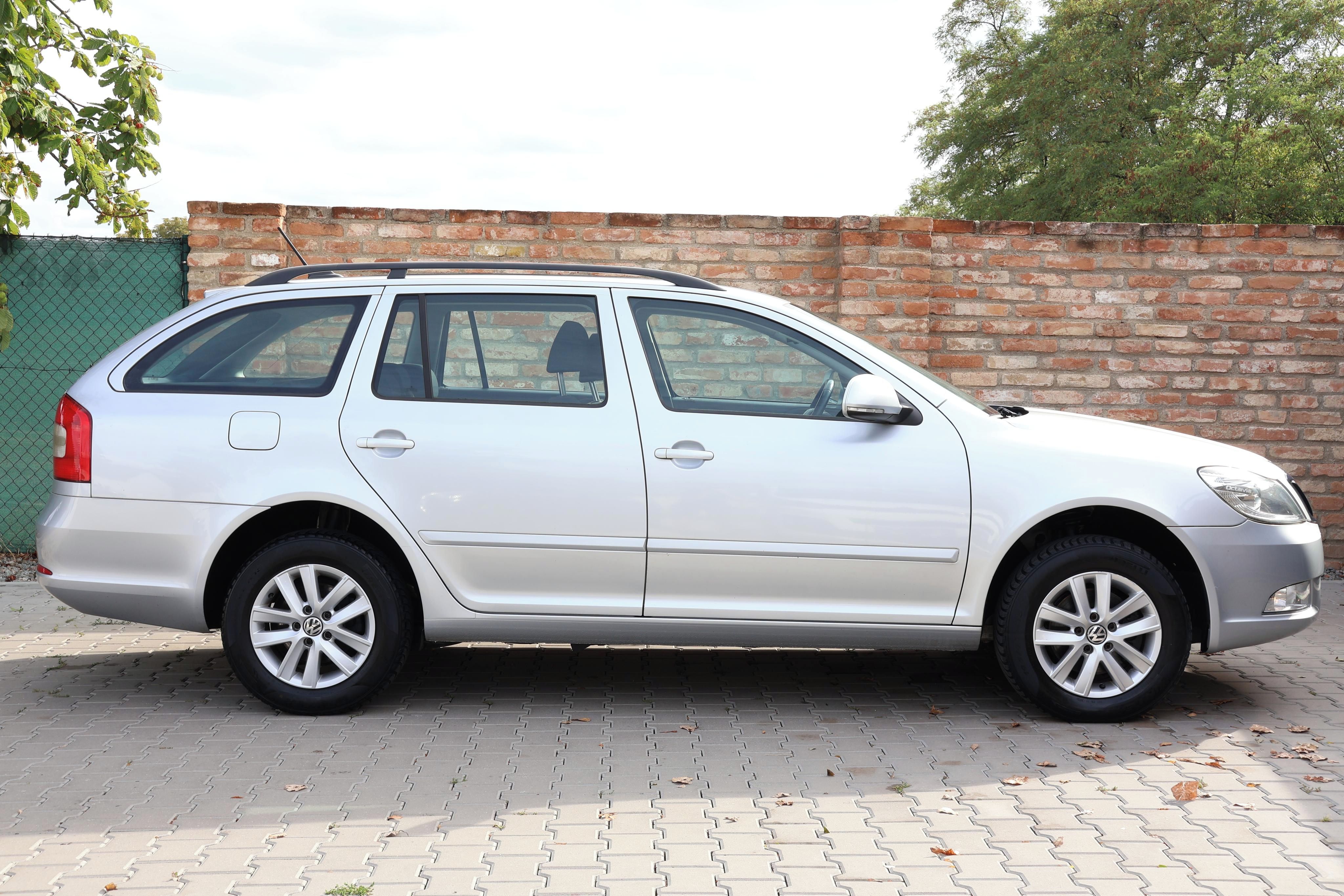 Škoda Octavia, 2.0TDI Navi*Výhřev s.*Tažné* - fotka 5