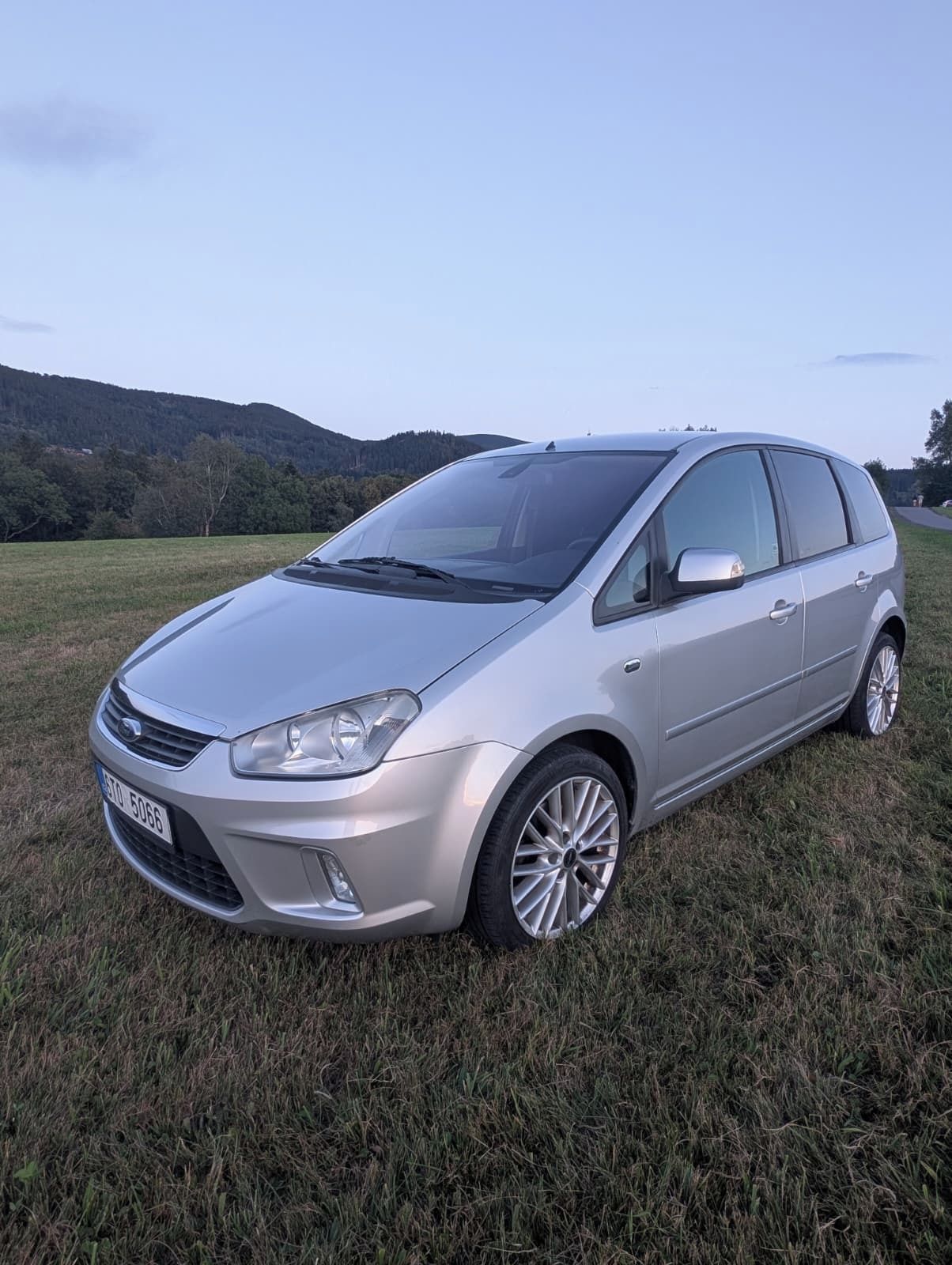 Ford C-MAX, 1.8 92kW, Ghia, servisováno - fotka 2