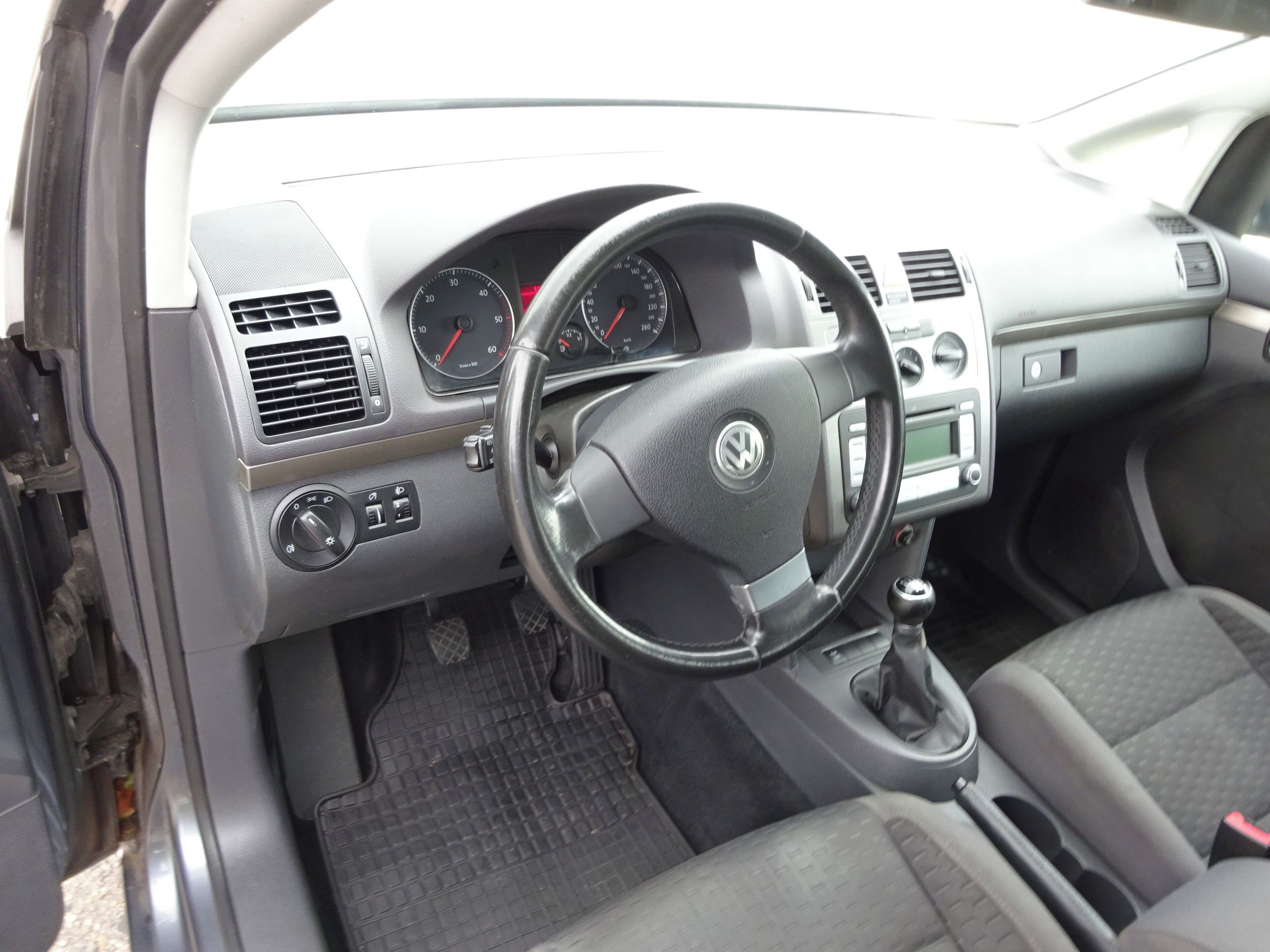 Volkswagen Touran, 1.9 TDI (77 KW) KLIMA - fotka 5