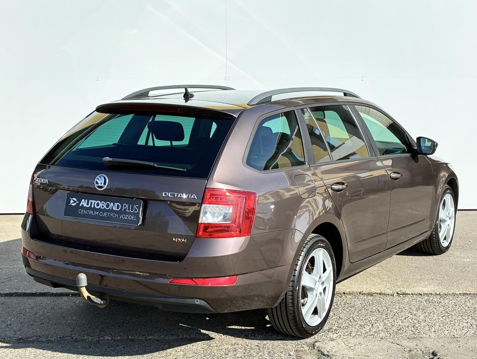 Škoda Octavia, 2.0 TDI 4x4 / 110 kW Elegance - fotka 2