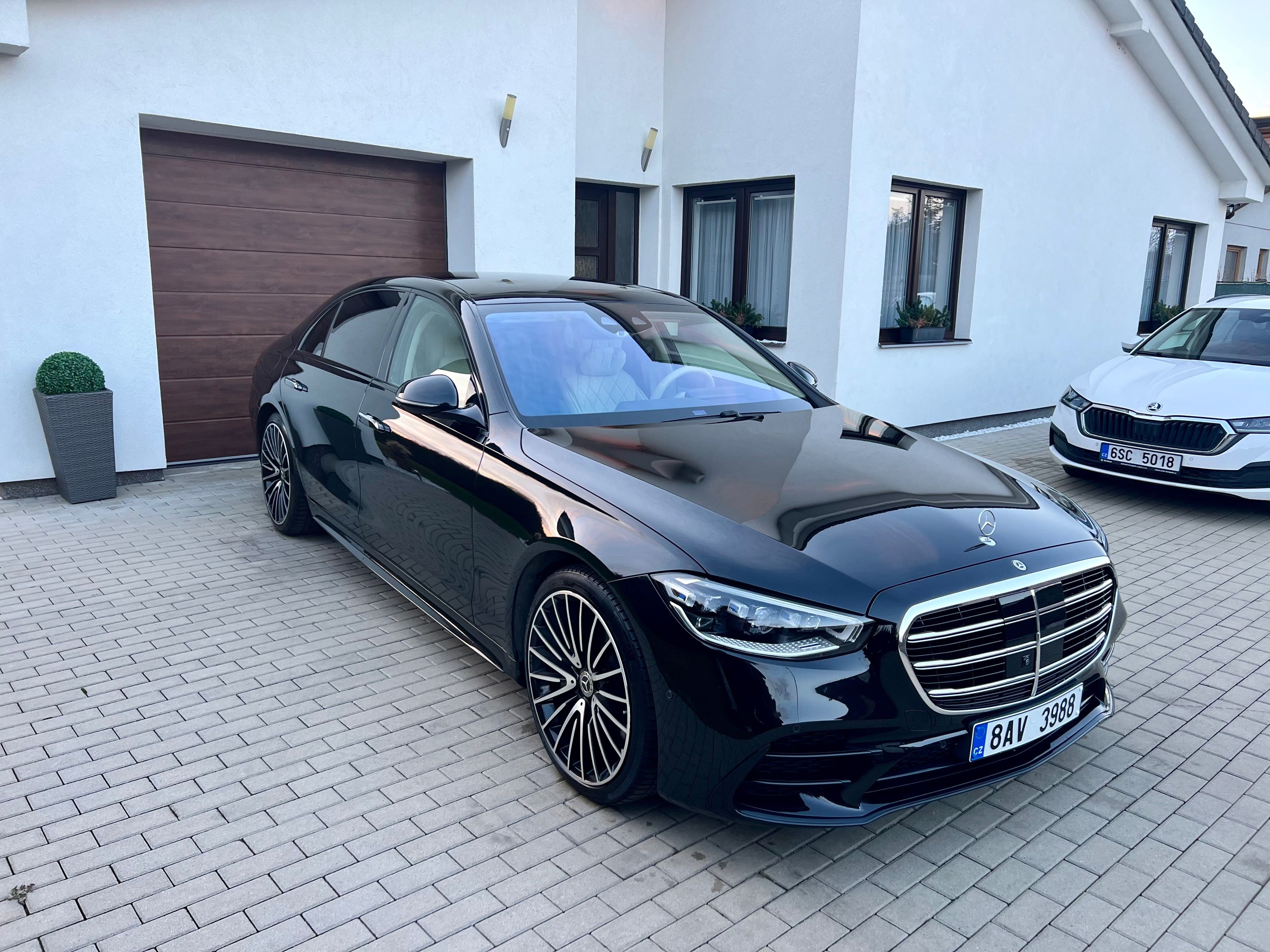 Mercedes-Benz Třídy S, 400D AMG Long - fotka 3