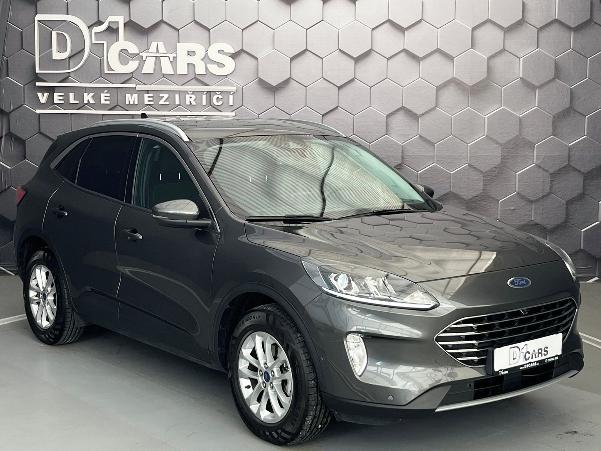 Ford Kuga, 2.5 HEV 4x4 Titanium - fotka 6