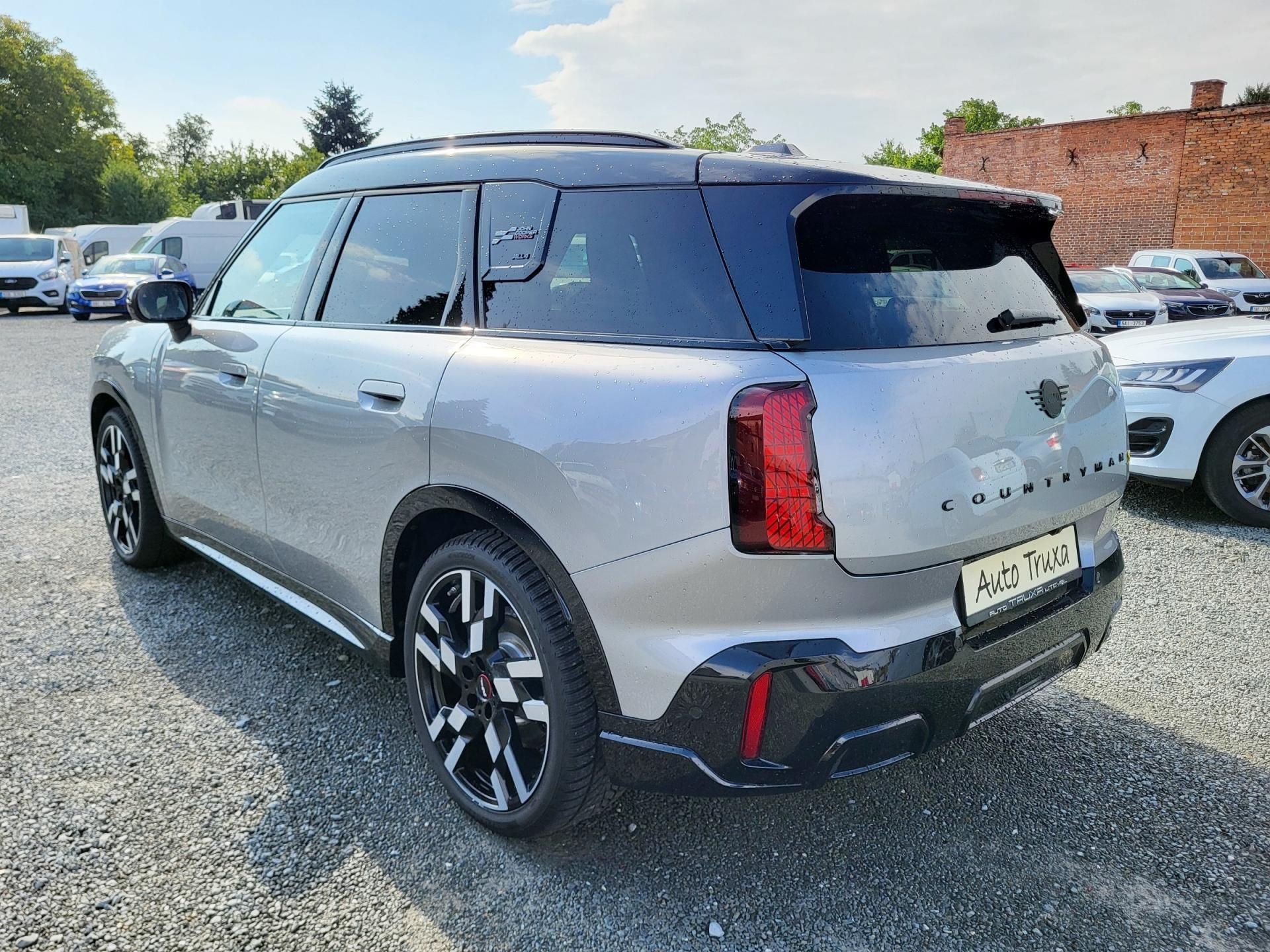 Mini Countryman, SE ALL4 ELEKTRO 225kW - fotka 3