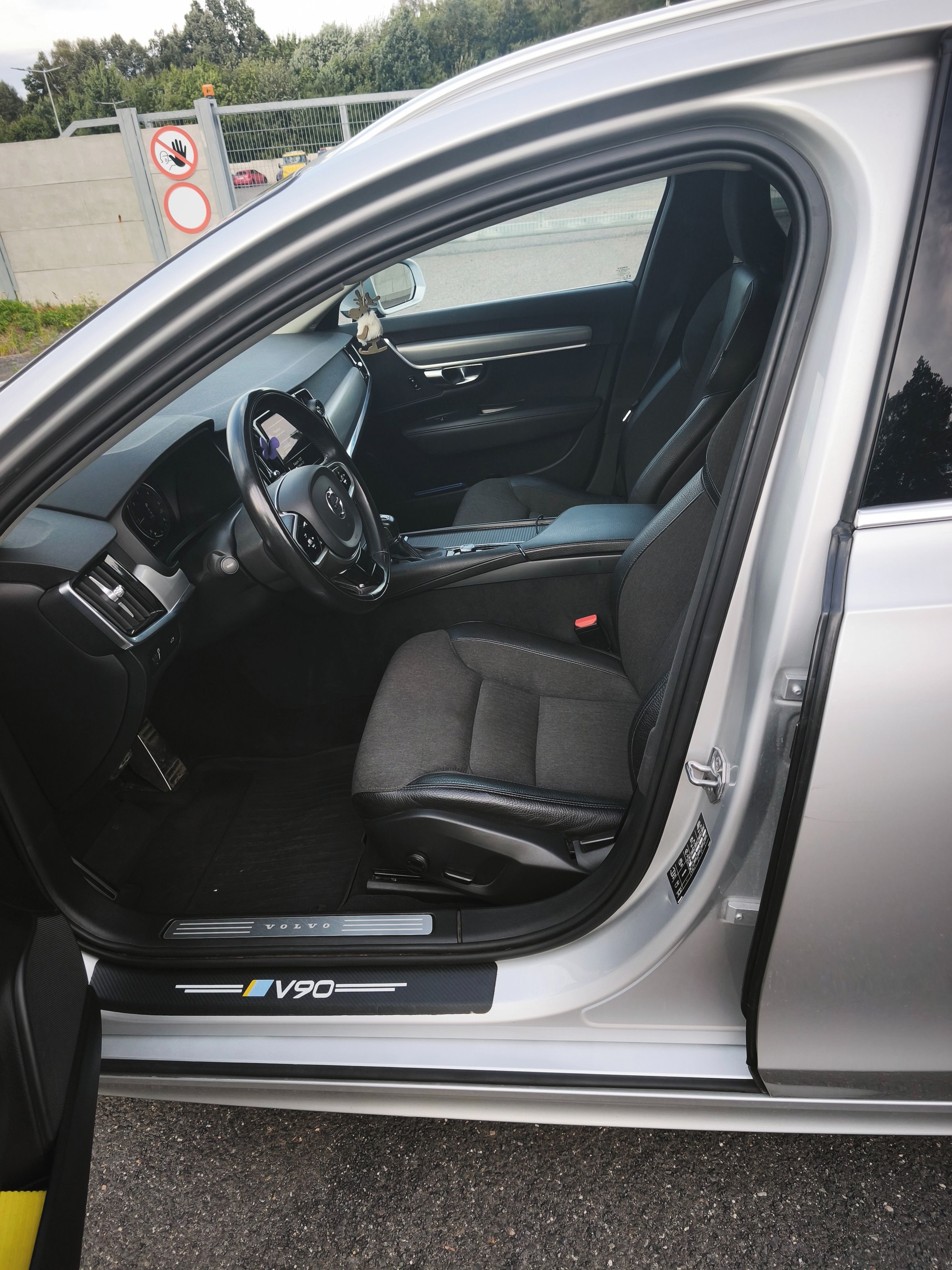 Volvo V90, Volvo V90 D4 140kW Momentum - fotka 5