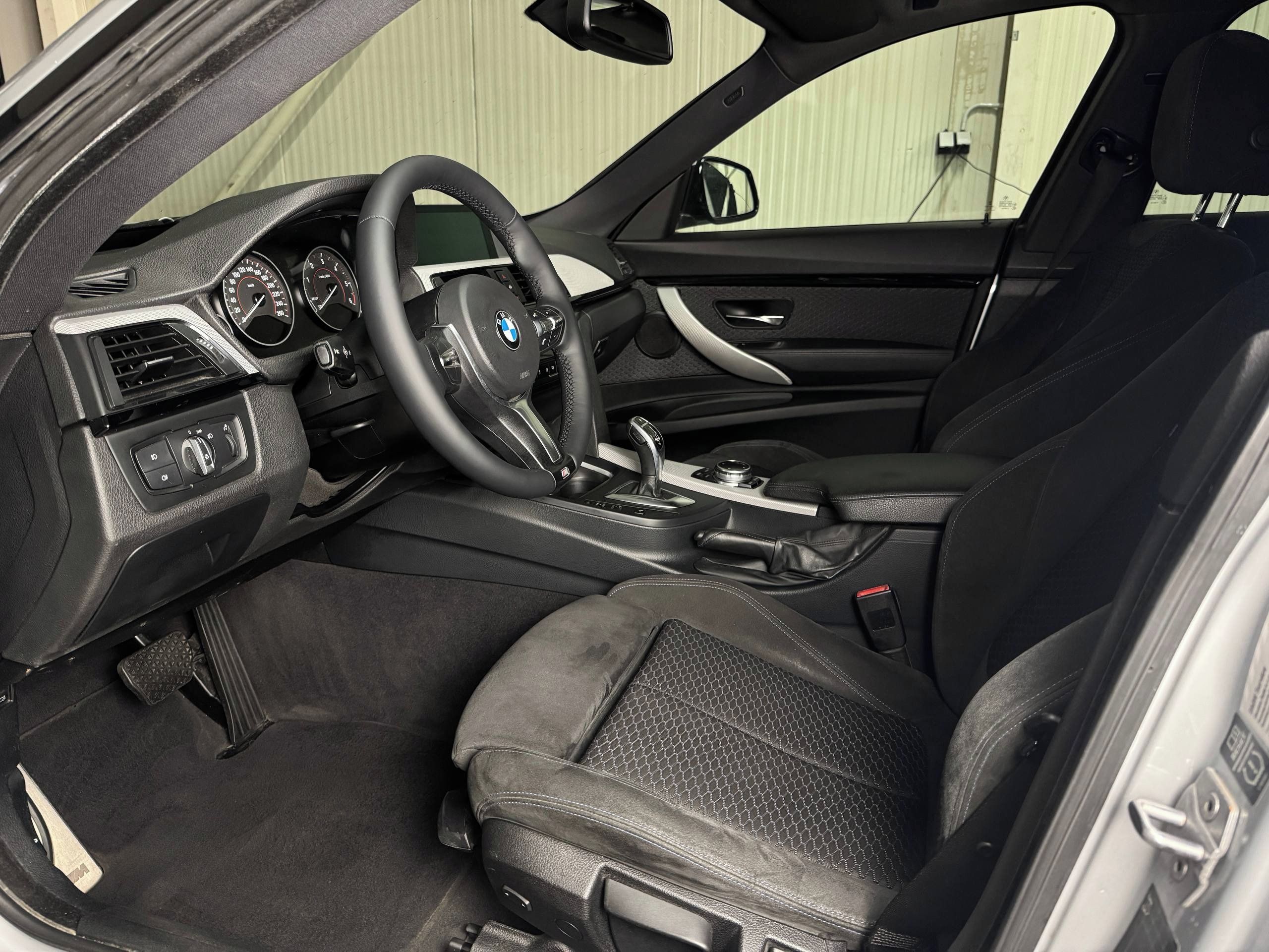 BMW Řada 3, 320d GT M-Packet xDrive, ČR - fotka 5