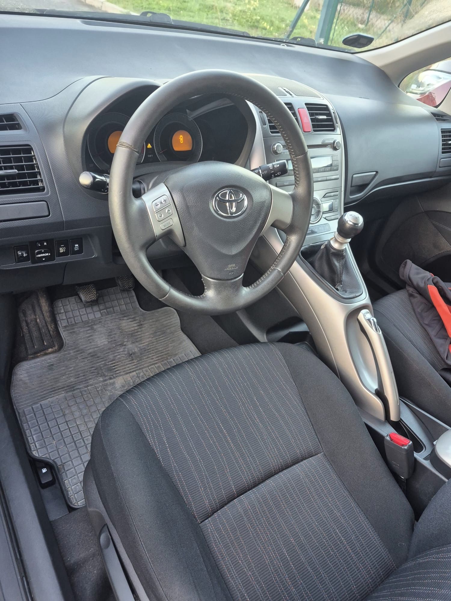 Toyota Auris, Toyota Auris 1.33 - po servisu - fotka 5