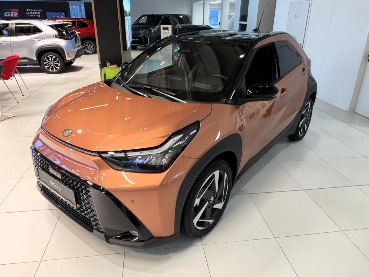 Toyota Aygo, 1,5   X Executive 2026 - fotka 3