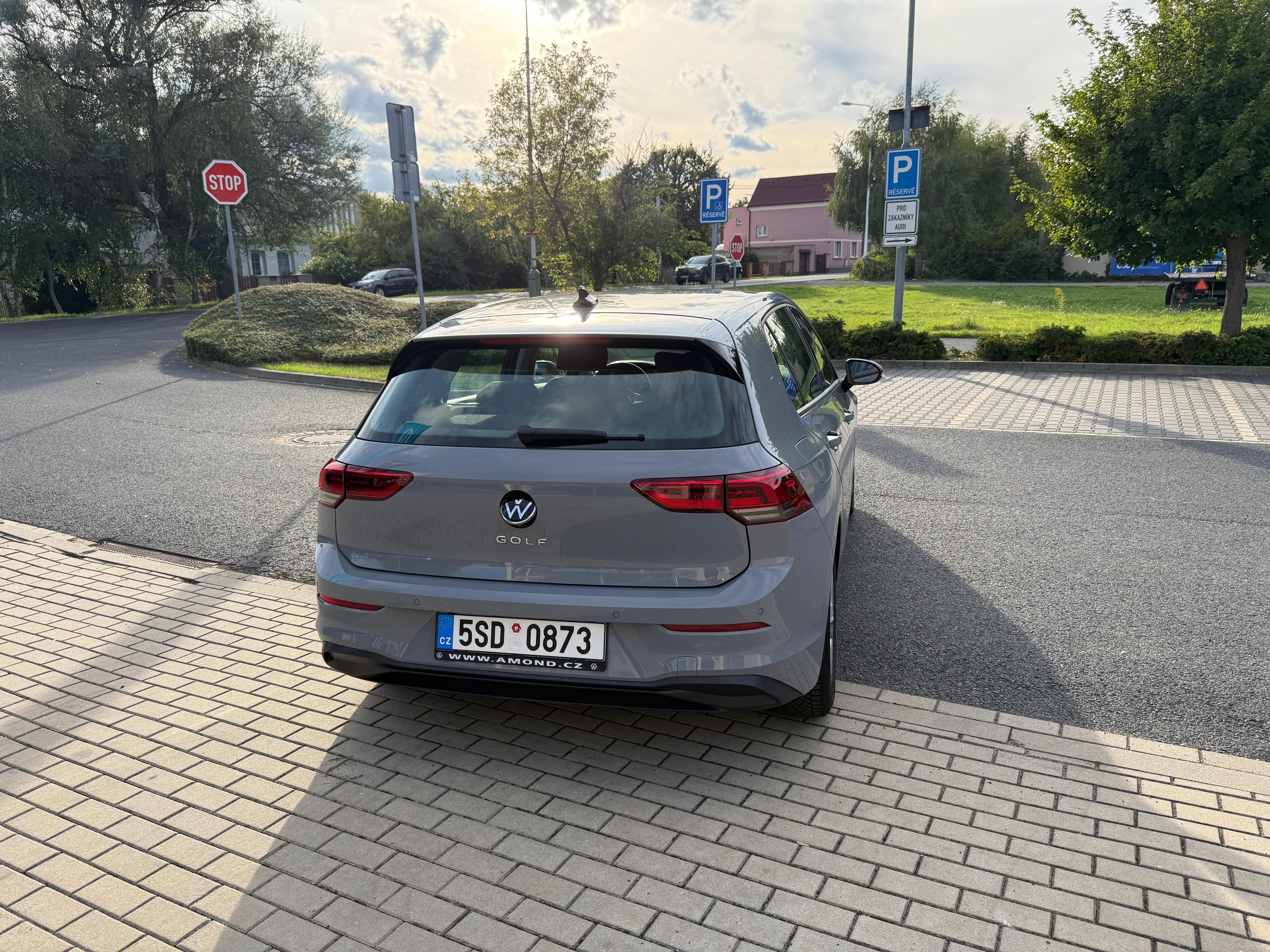 Volkswagen Golf, 1,5 TSi, původ ČR, servisní kn - fotka 3