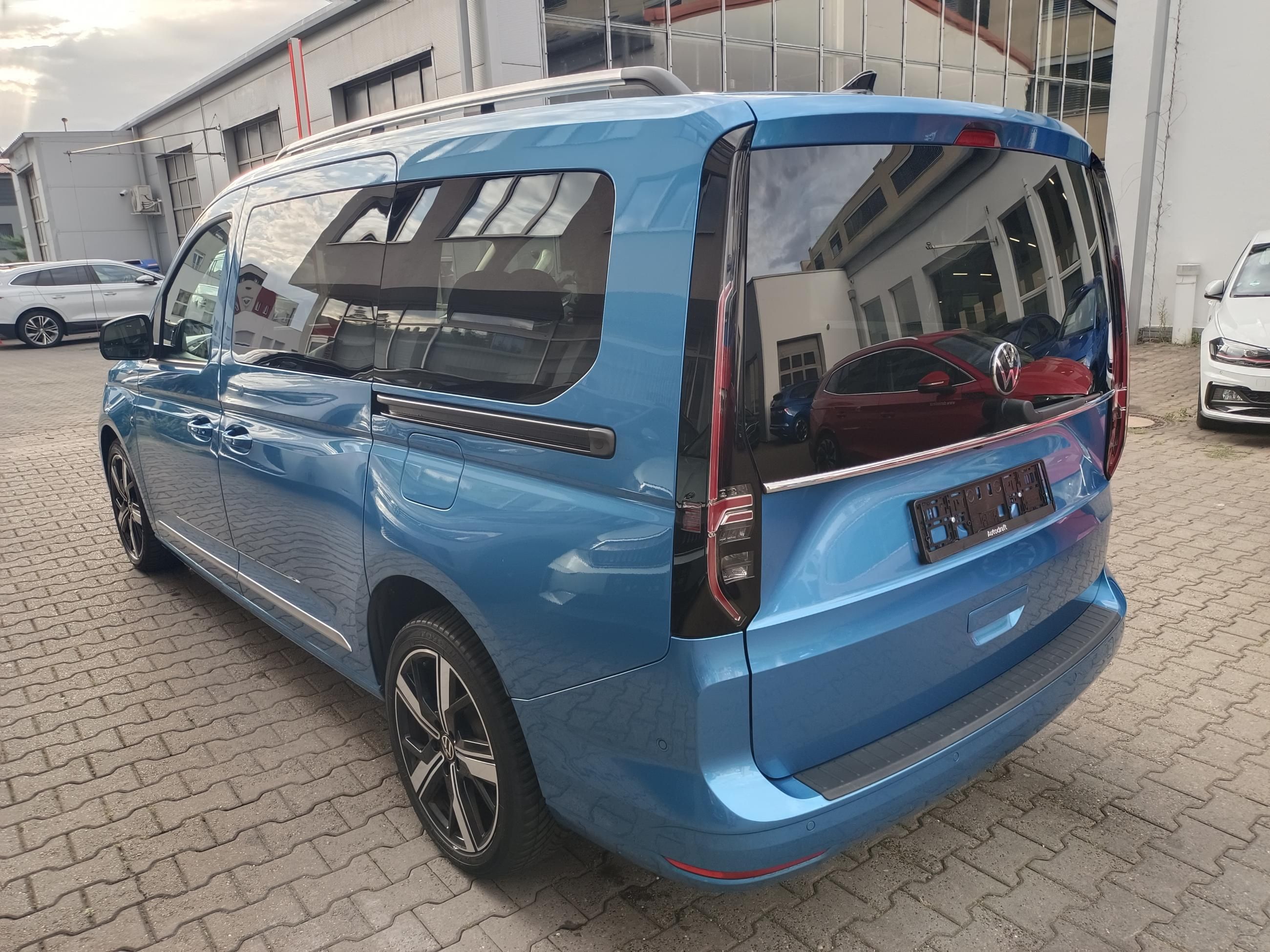 Volkswagen Caddy, TDI DSG Maxi / Webasto / Tažné - fotka 4