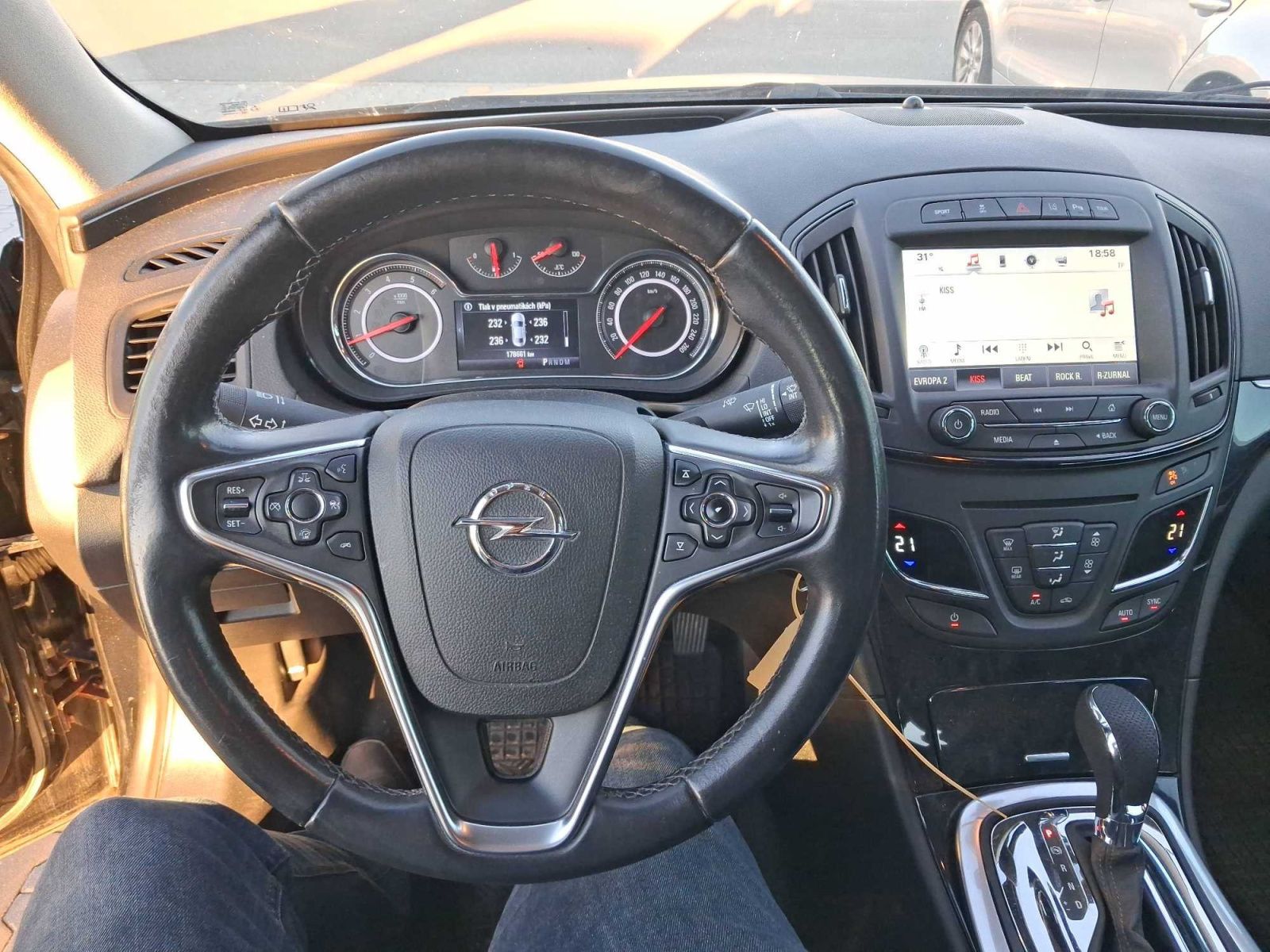 Opel Insignia, 2.0 CDTI, 4X4, Automat - fotka 3