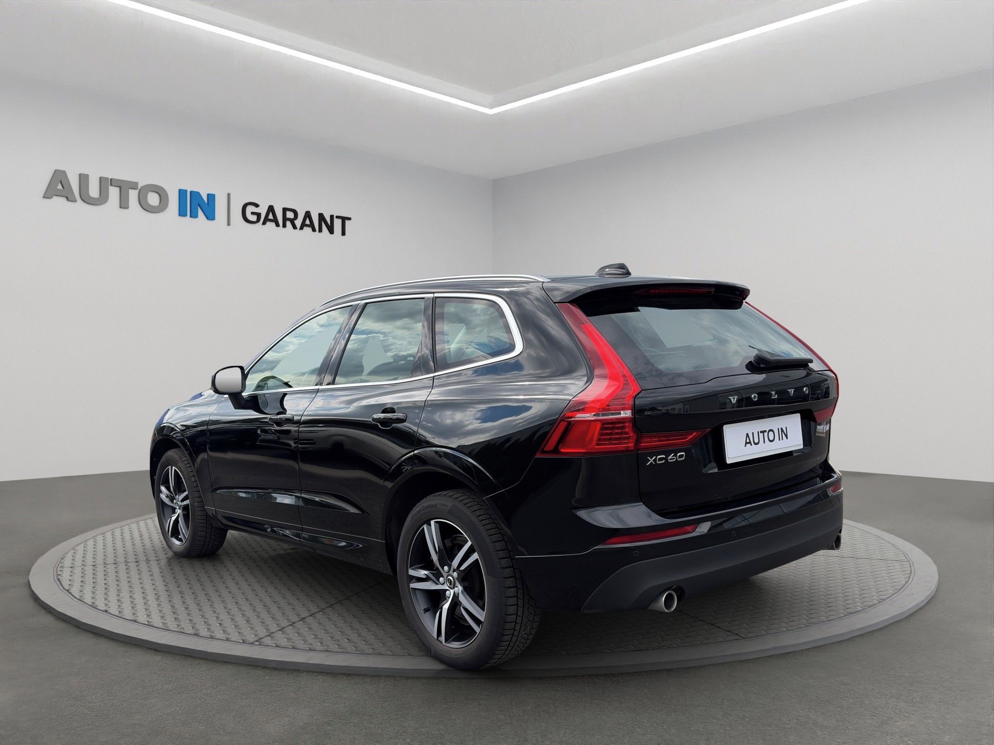 Volvo XC60, Momentum Pro B4 4x4 1.majitel - fotka 4