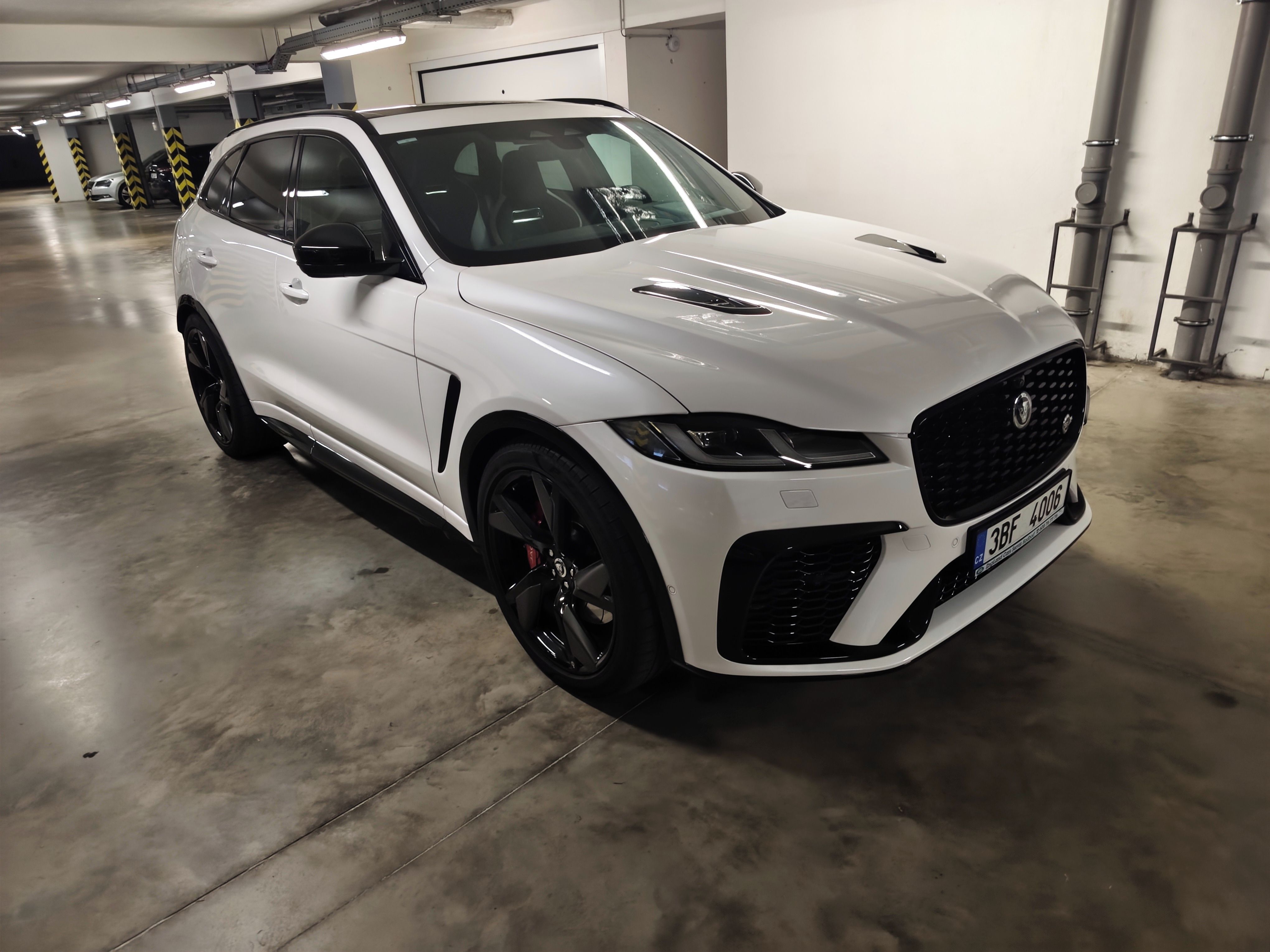 Jaguar F-Pace, 5,0 SVR