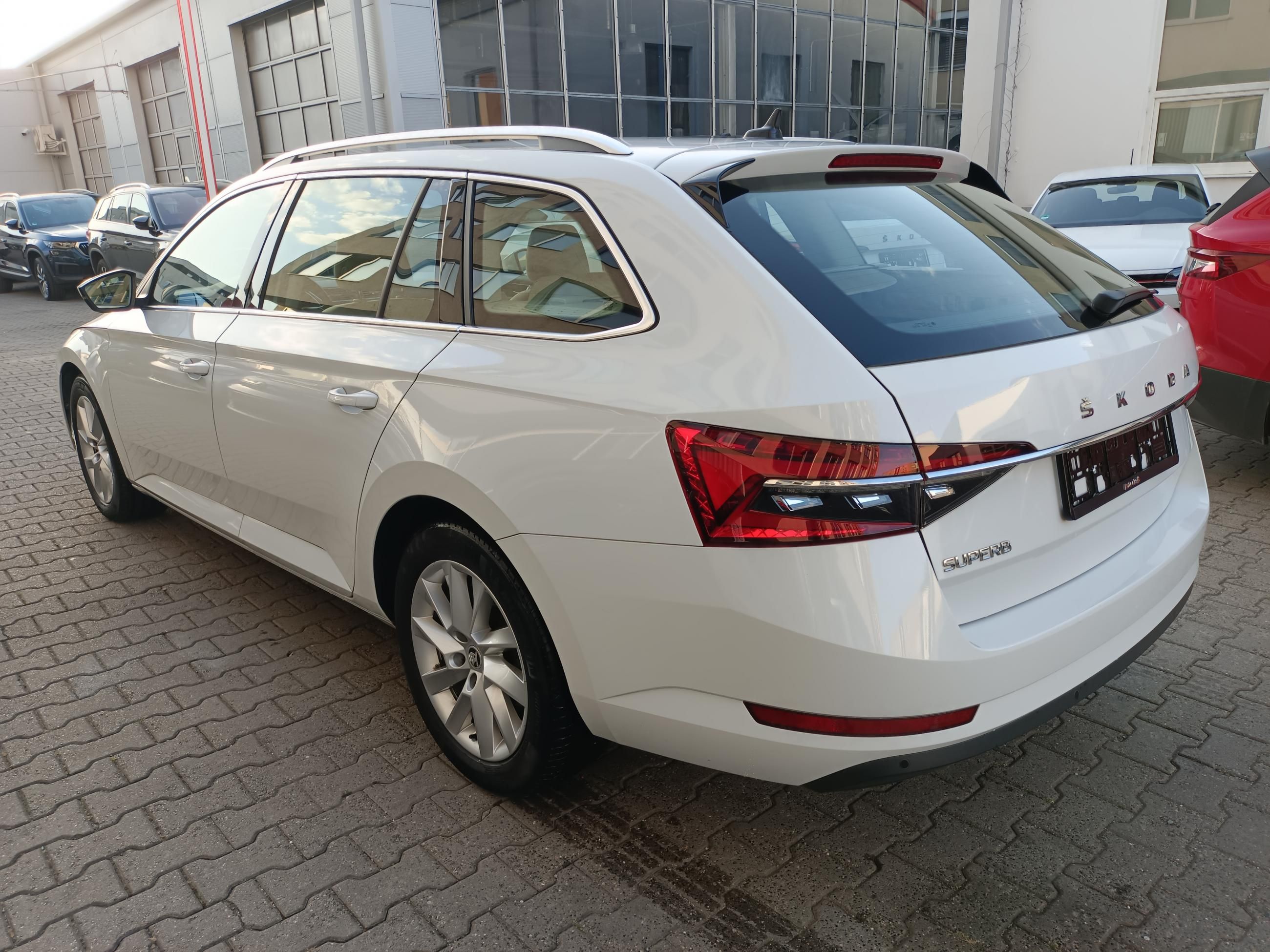Škoda Superb, 2.0 TDI 110kW DSG Style - fotka 4