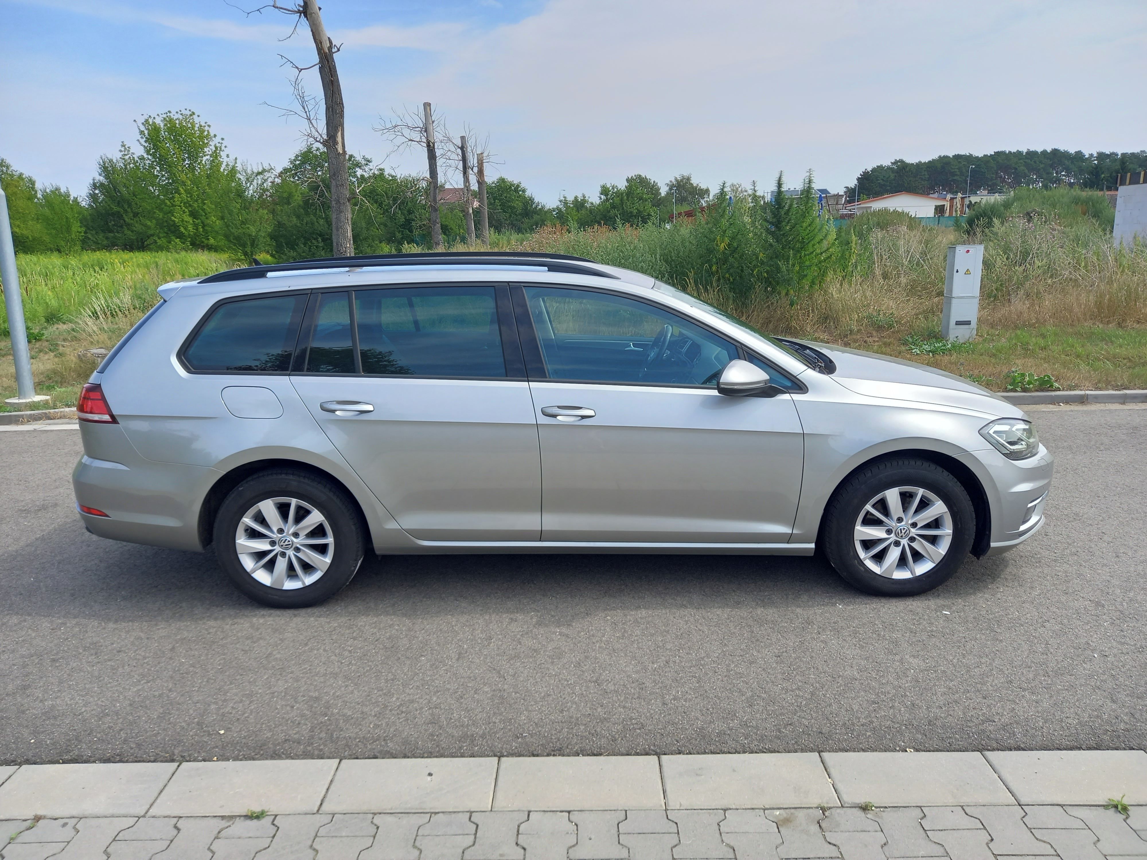 Volkswagen Golf Variant, 1,0TSI-81KW-ACC-VIRTUAL-KAMERA - fotka 4