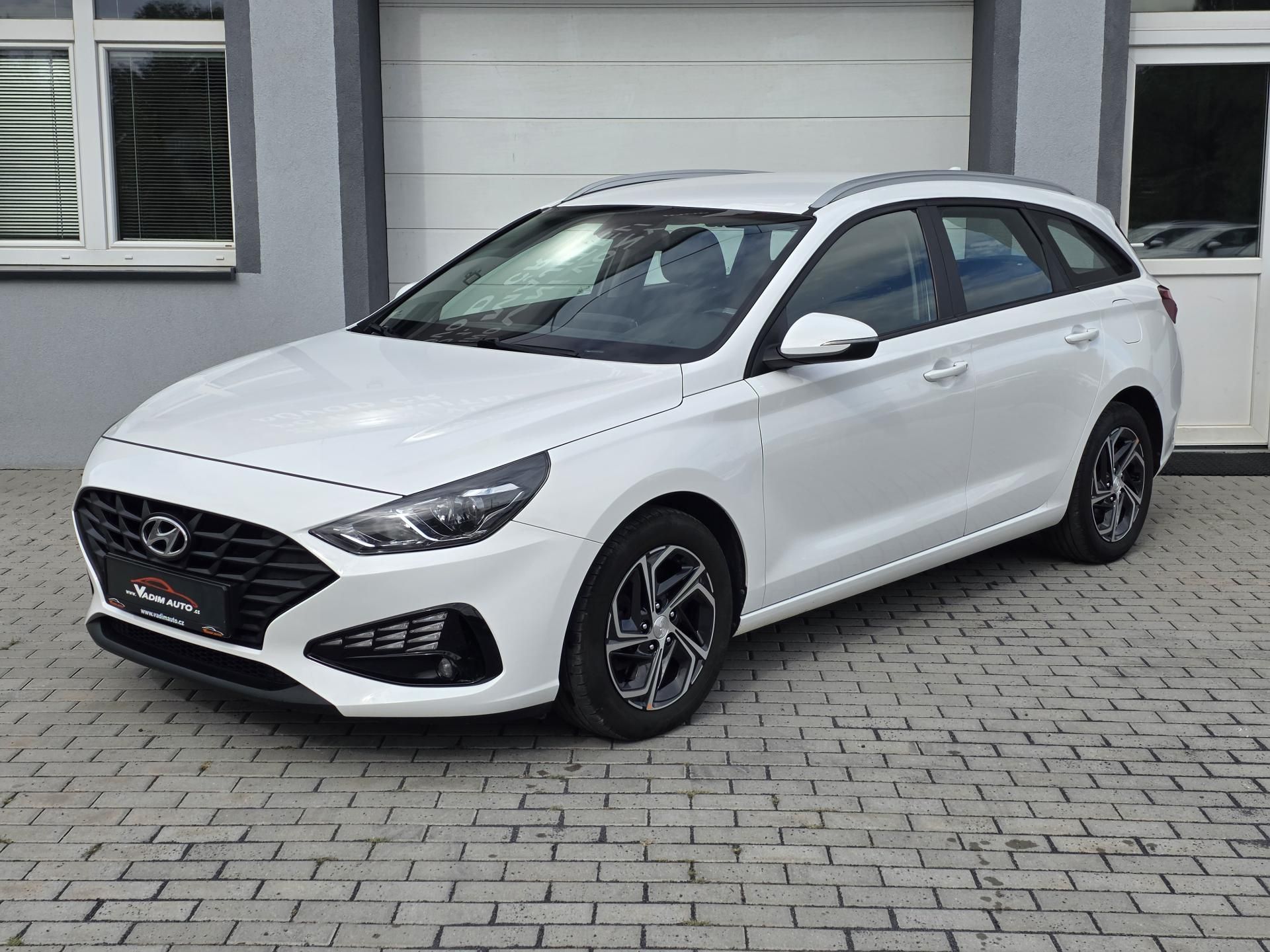Hyundai i30, 1.0T-GDi 88kW Comfort ČR NOVÉ - fotka 2