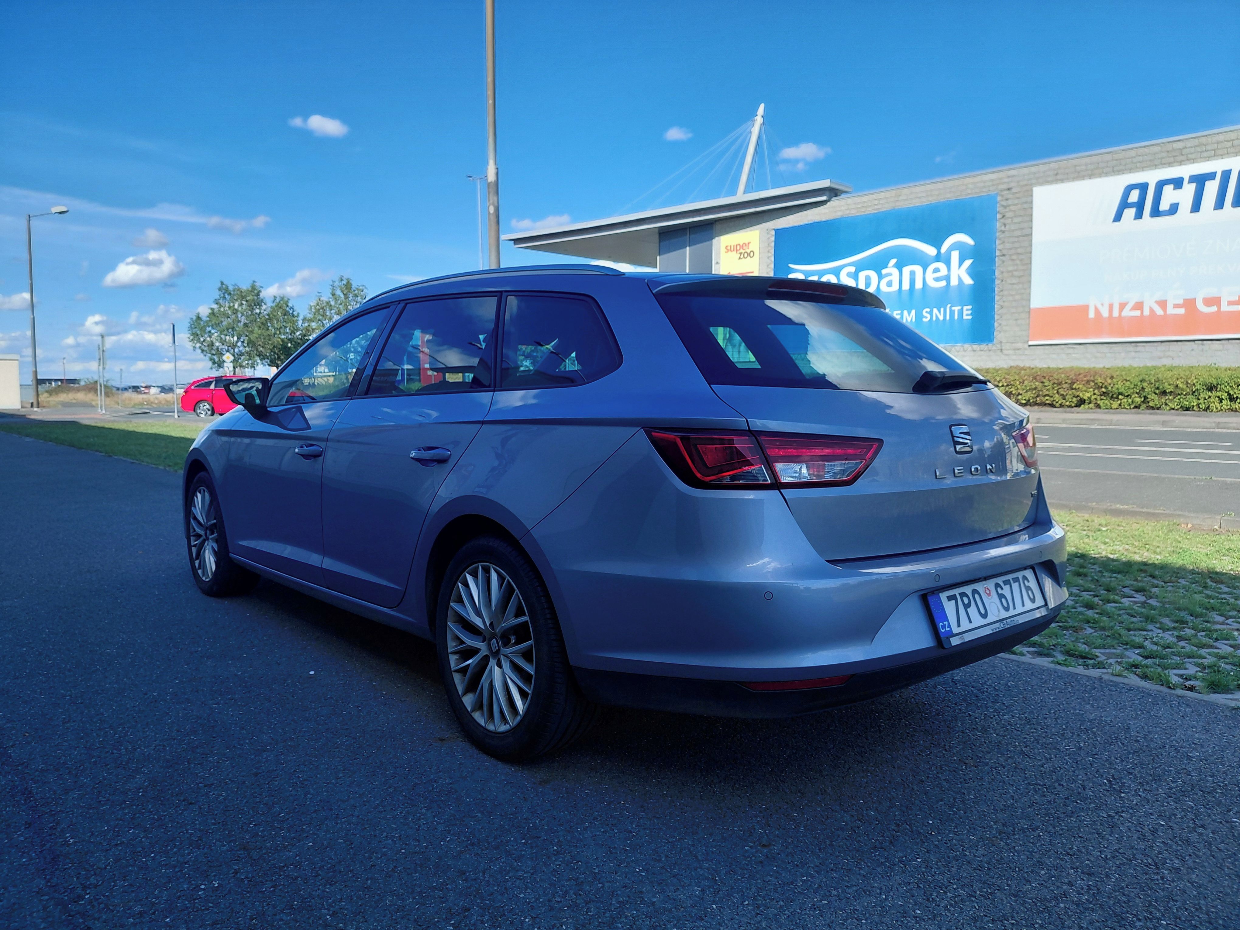 Seat Leon, 1.2TSI 81KW 1.MAJ,VELMI PĚKNÉ - fotka 5