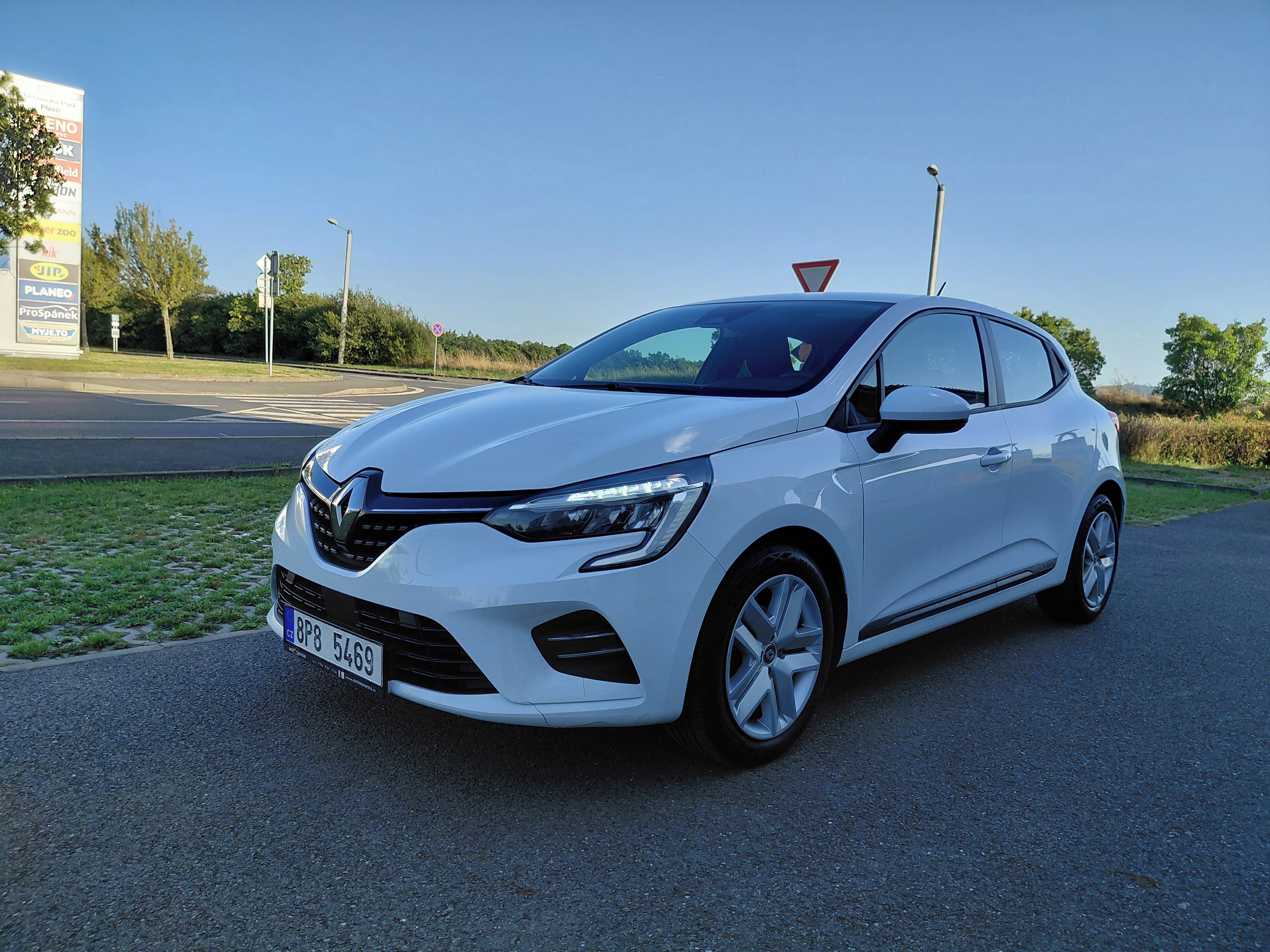 Renault Clio, 1.0TCE 67KW 2.MAJ VELMI PĚKNÉ - fotka 3