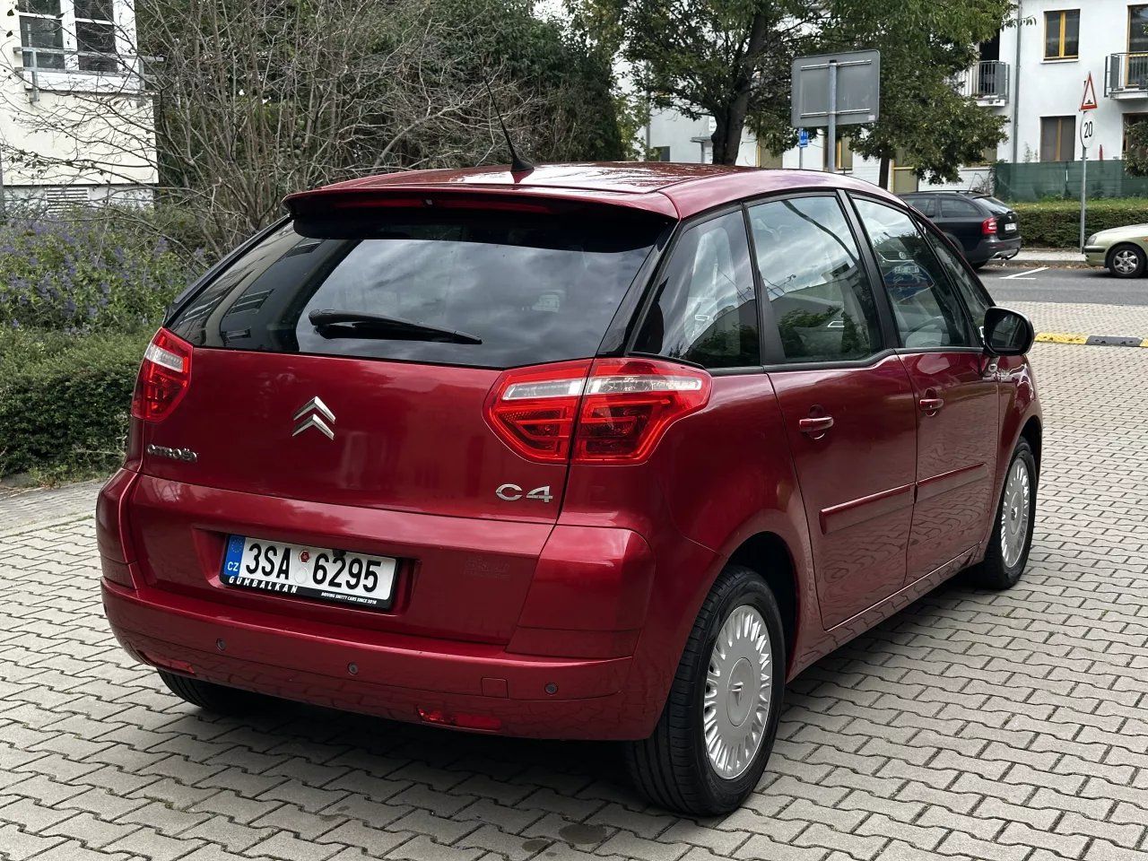 Citroën C4 Picasso, 1.6 HDI 16V 80kW Automat - fotka 4