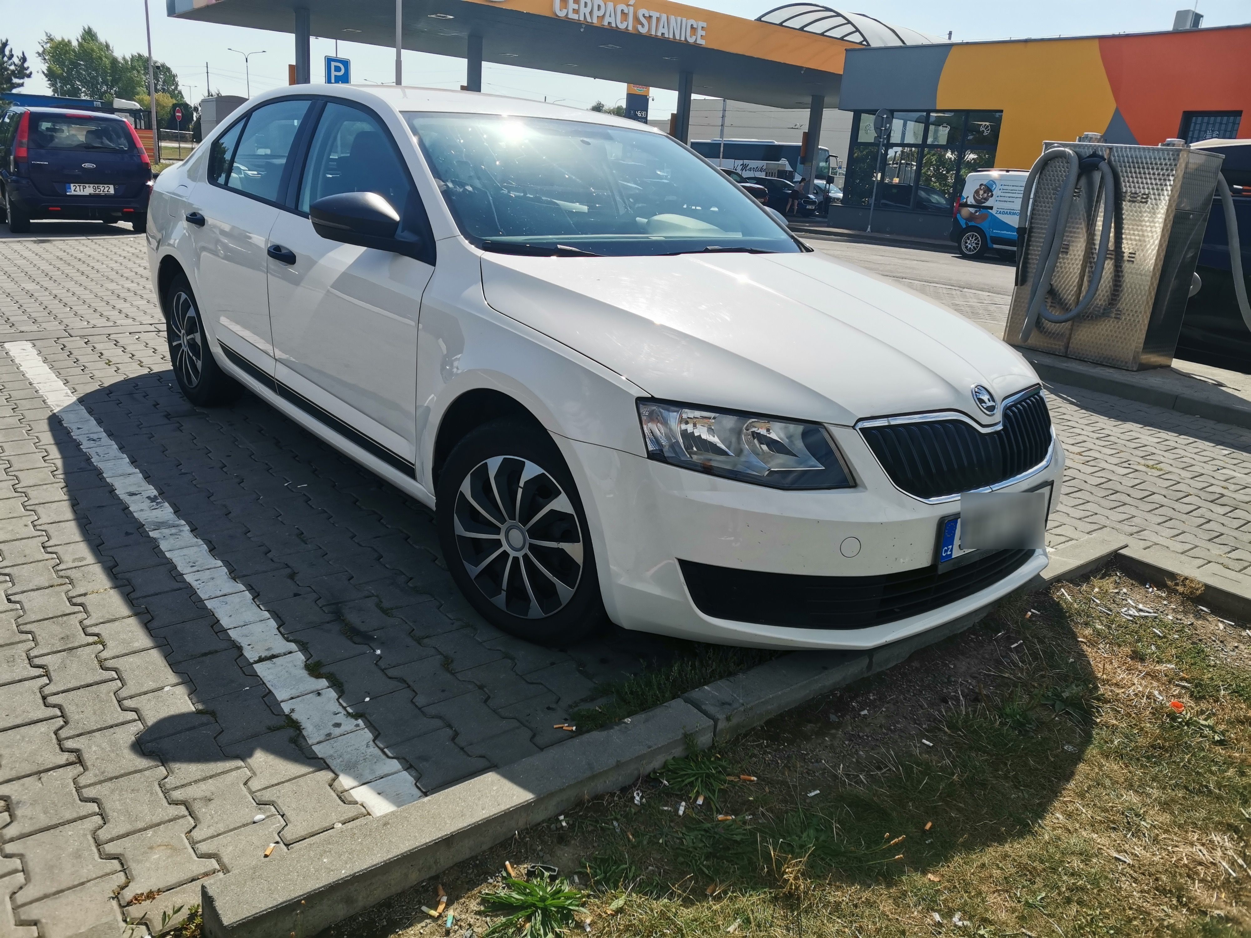 Škoda Octavia, 1.6 TDi, Servisováno, 4l/100km - fotka 2