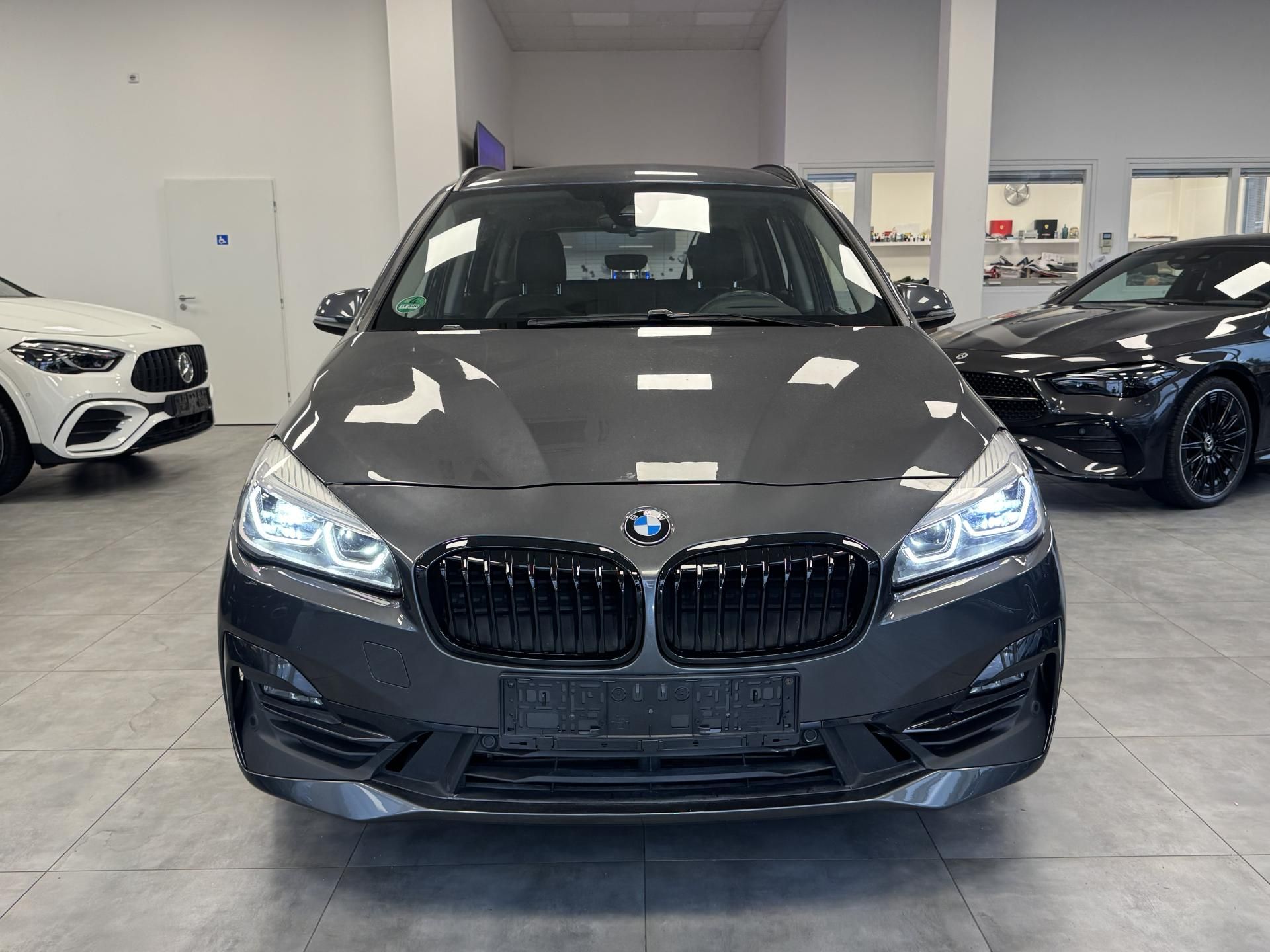 BMW Řada 2, 218d xDrive Grand Tourer - fotka 2