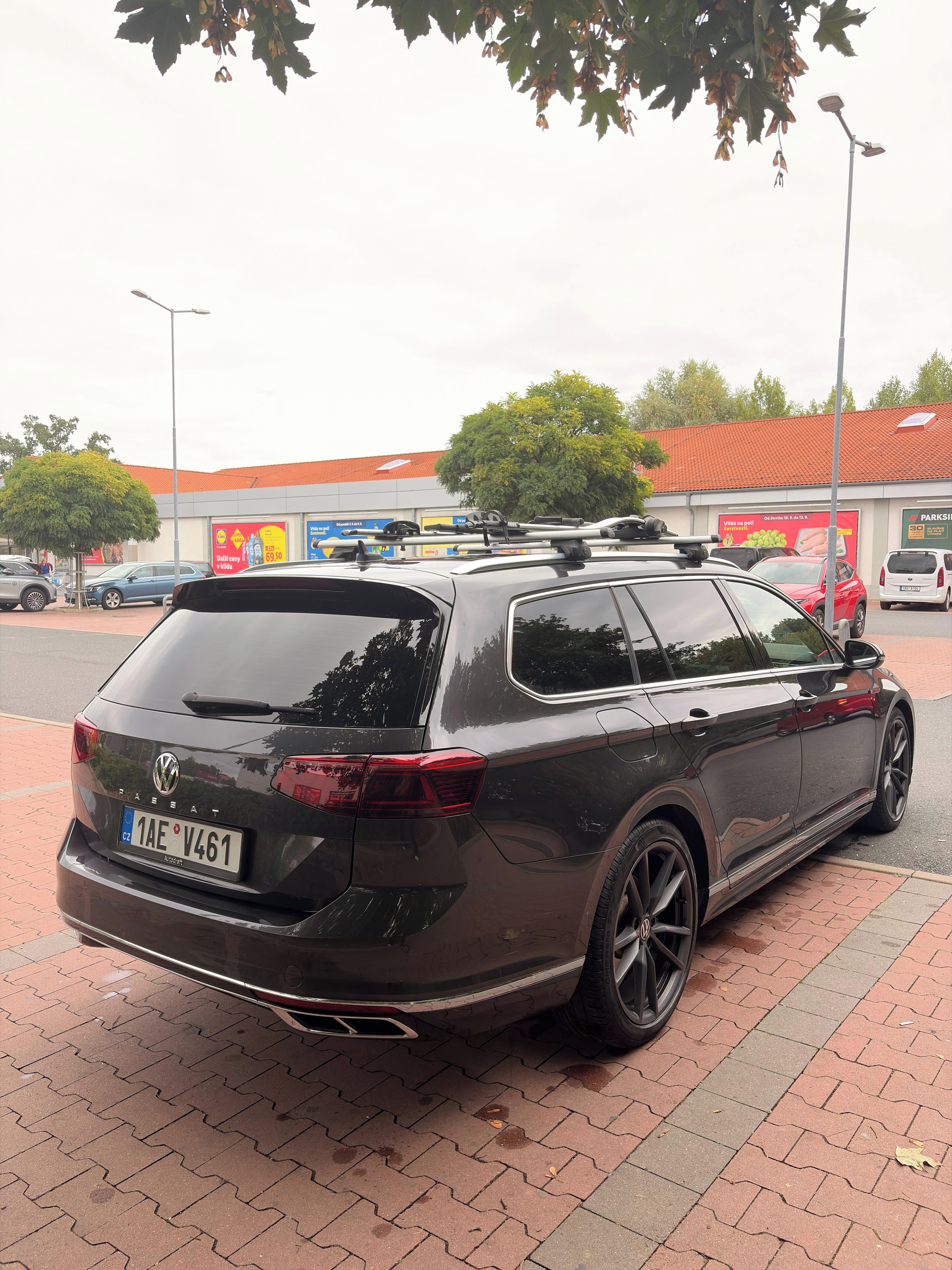 Volkswagen Passat, 2.0 TDI 140kw r-line - fotka 6