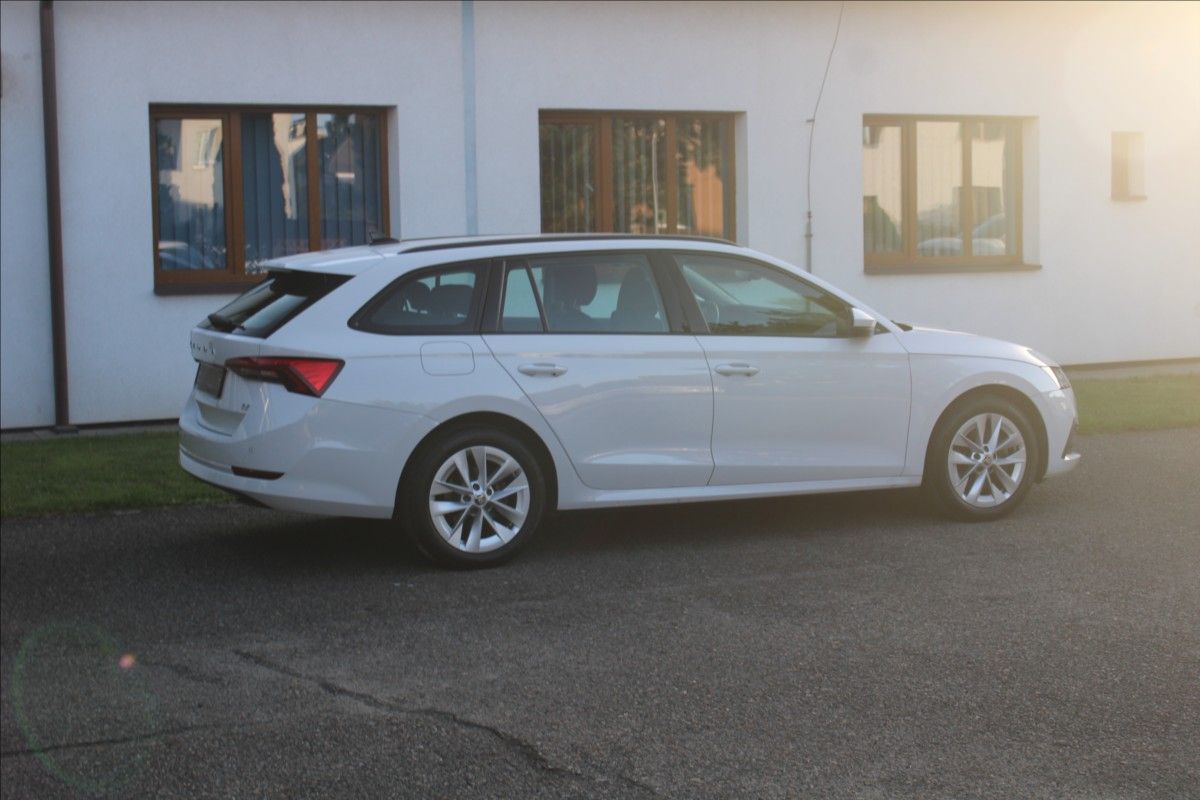 Škoda Octavia, 1,4   iV PLUGIN Hybrid - fotka 4