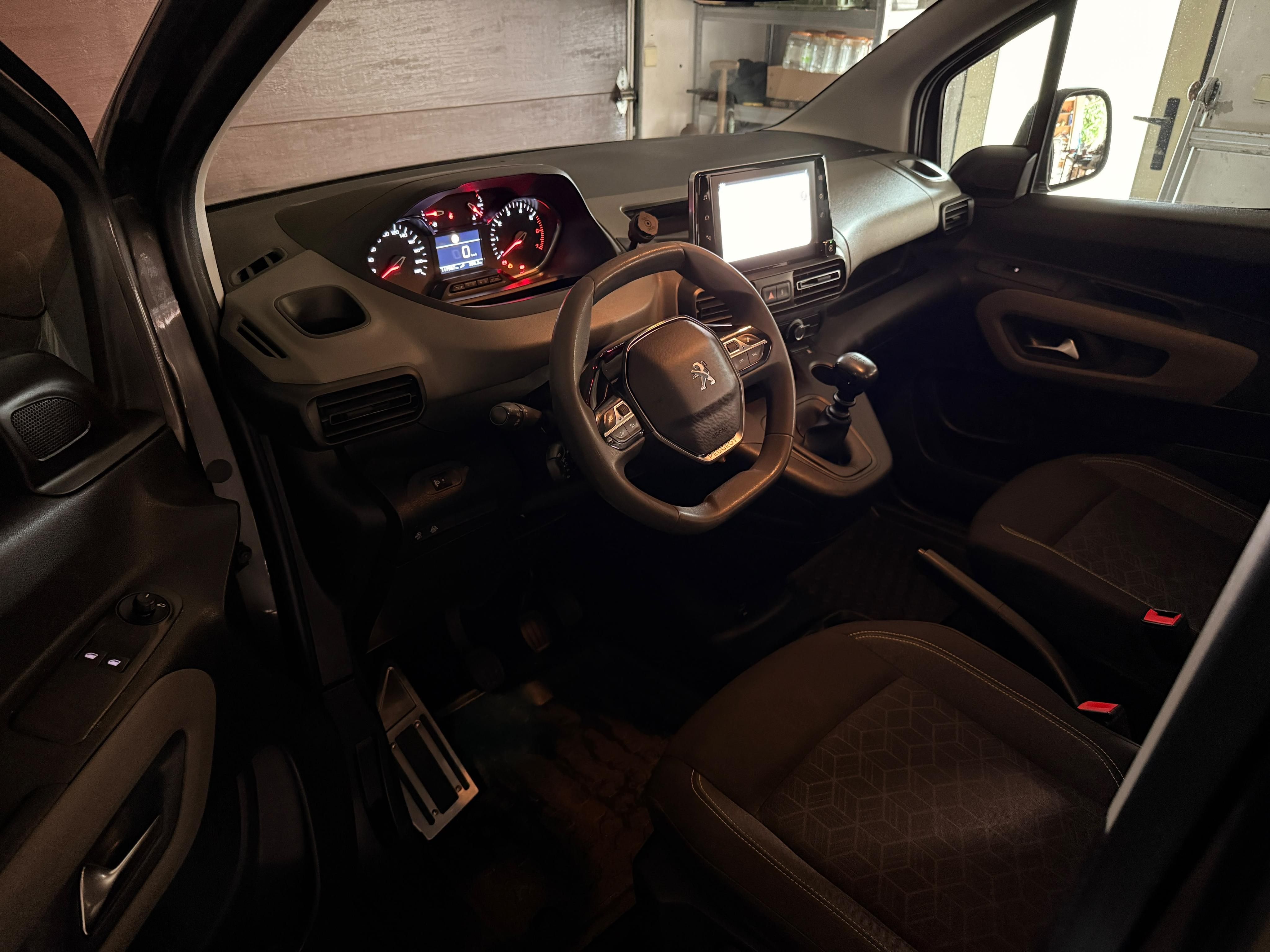 Peugeot Rifter, Long Active 1.5 BlueHDi 130 - fotka 6