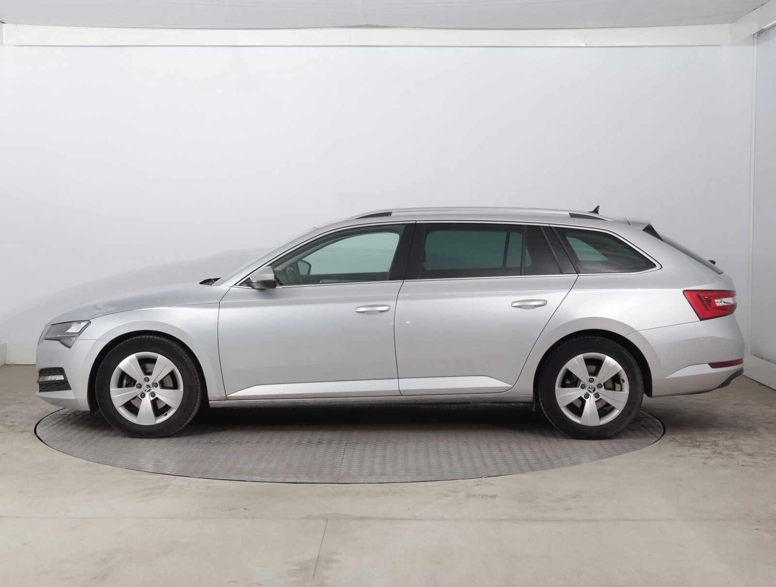 Škoda Superb, 2.0 TDI, Automat, Navi - fotka 3