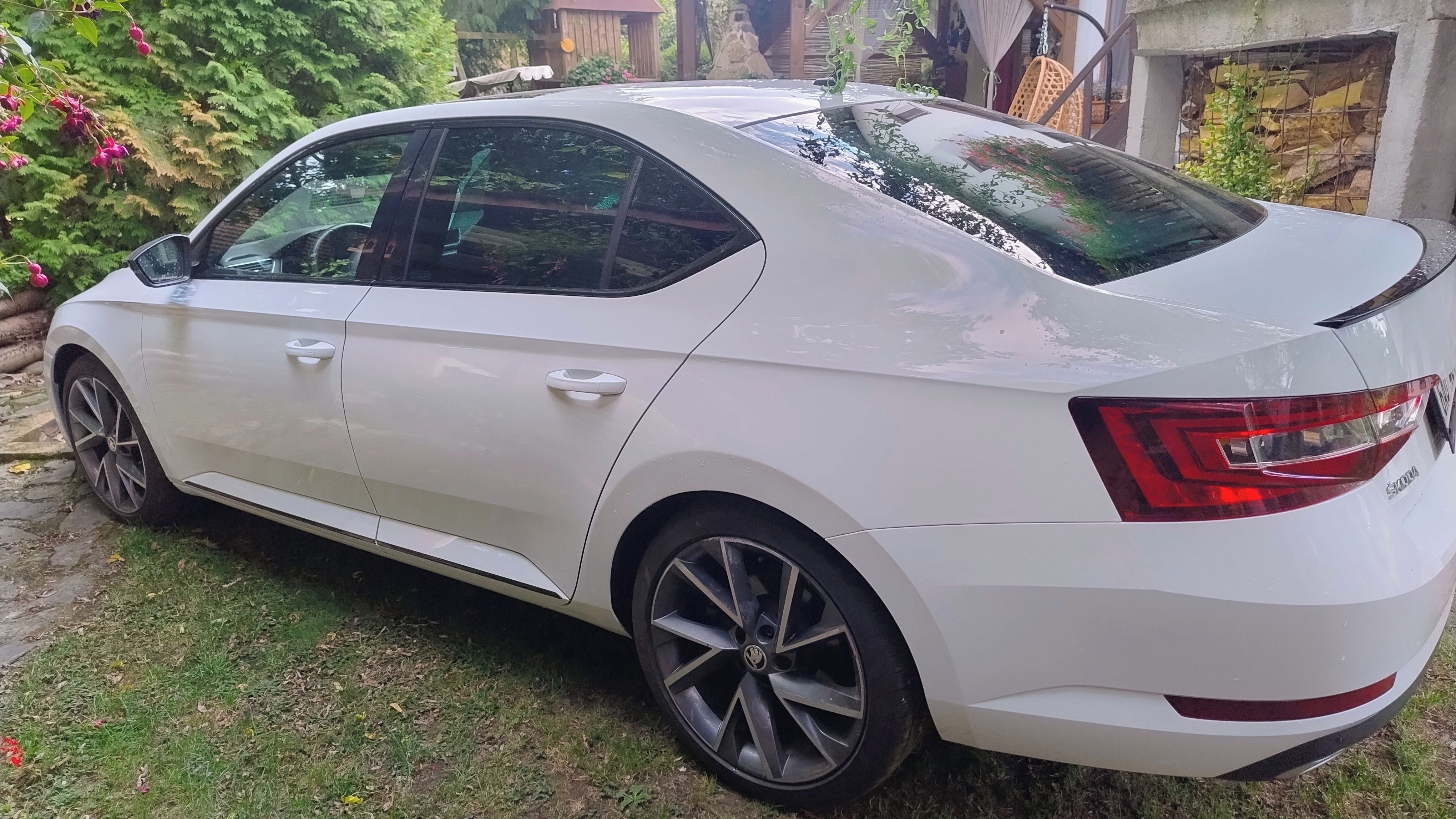 Škoda Superb - fotka 2