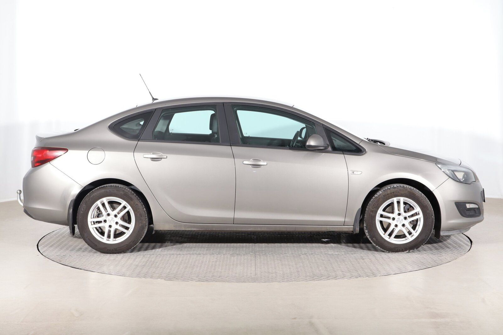 Opel Astra, 1.6 CDTI - fotka 6