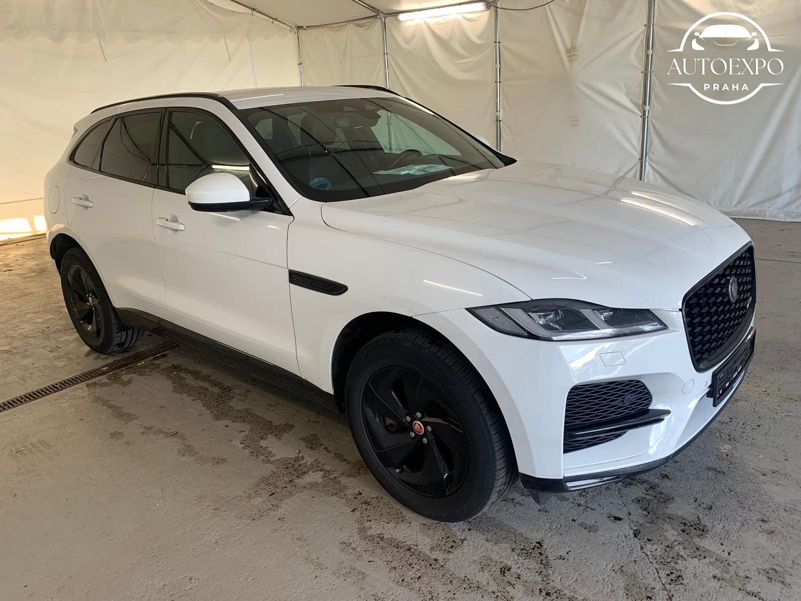 Jaguar F-Pace, P400e AWD Plug-In BlackPack - fotka 2