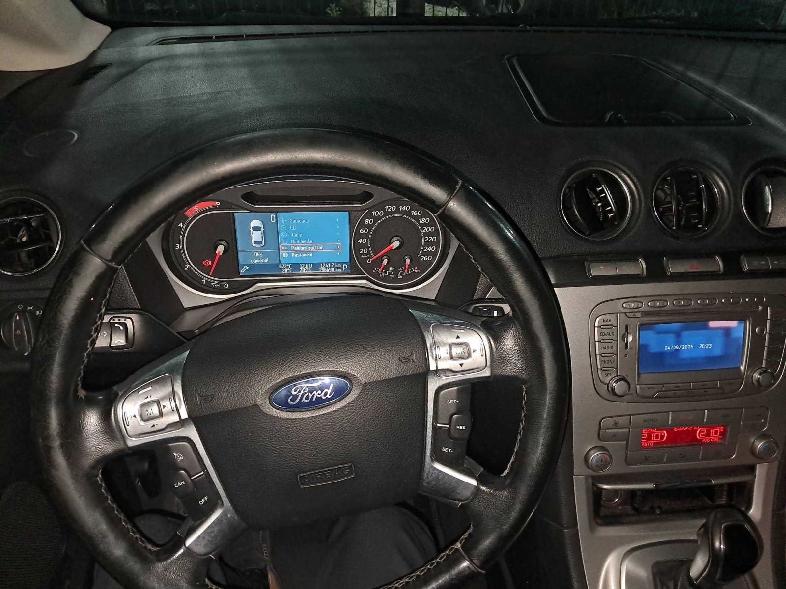 Ford Galaxy, 2.0 TDCi, Automat, 7 míst - fotka 3