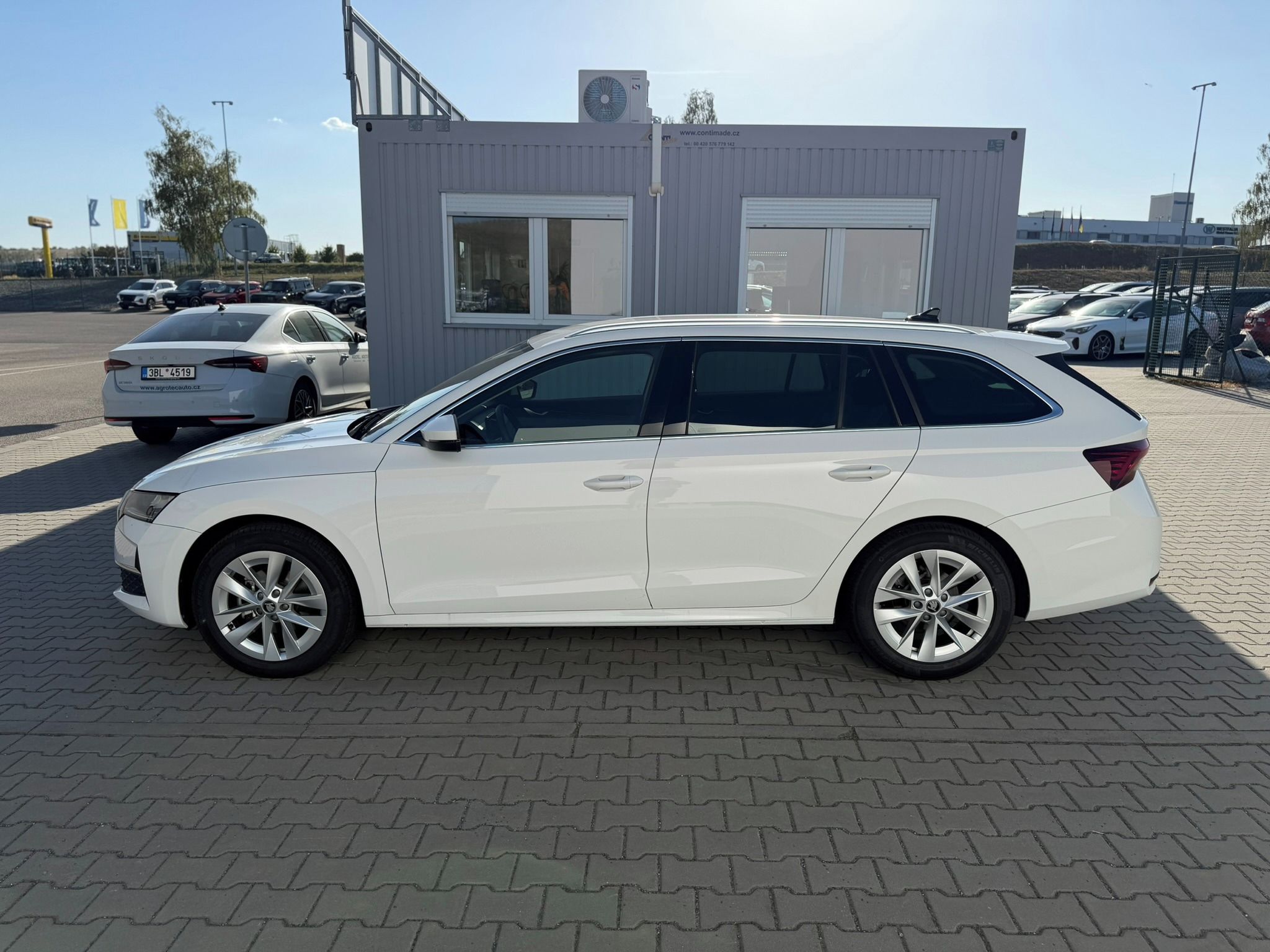 Škoda Octavia, 1.5 TSI 110kW Top Selec. Combi - fotka 4
