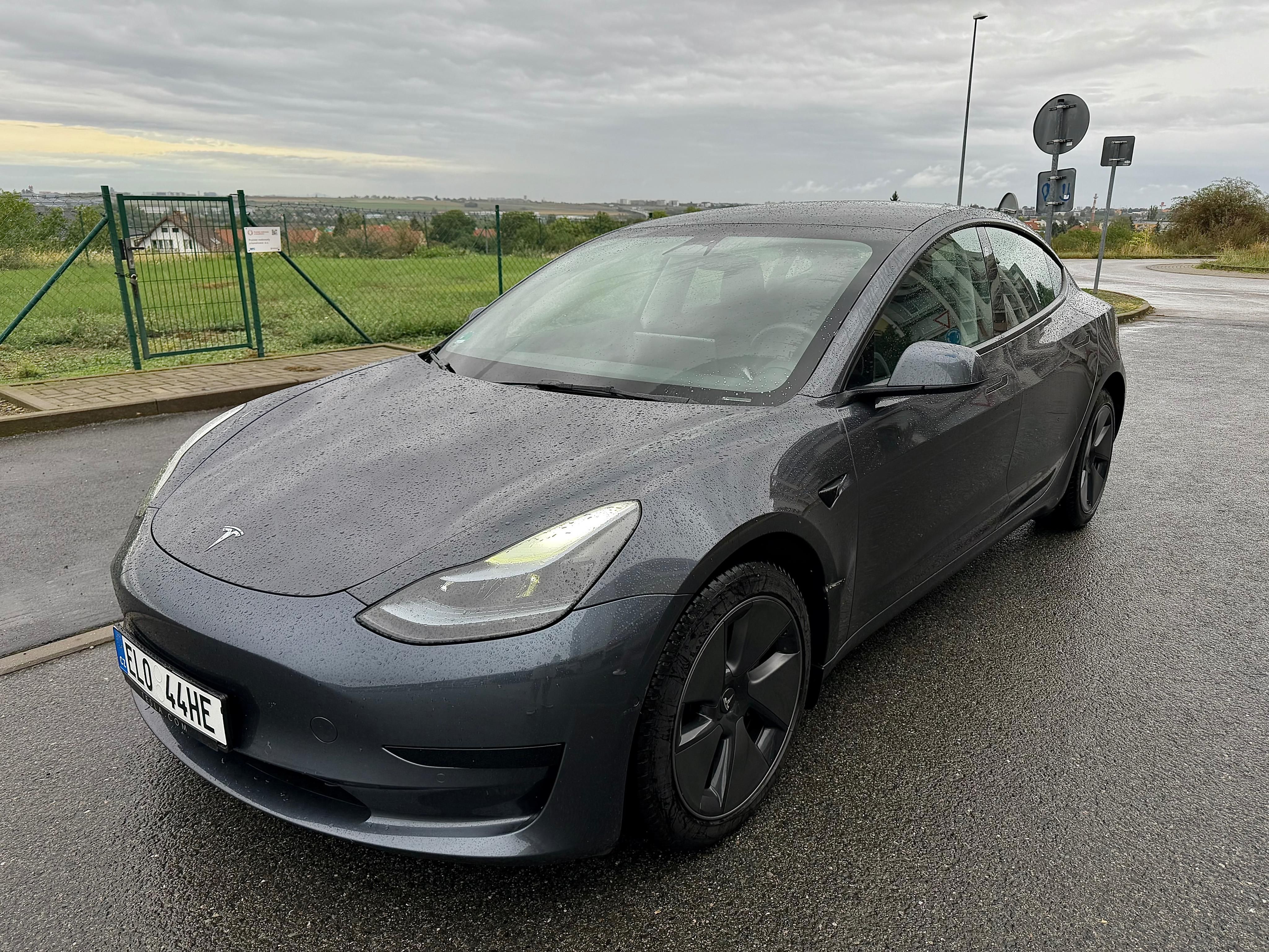 Tesla Model 3, SR LFP | ZÁRUKA  | - fotka 3