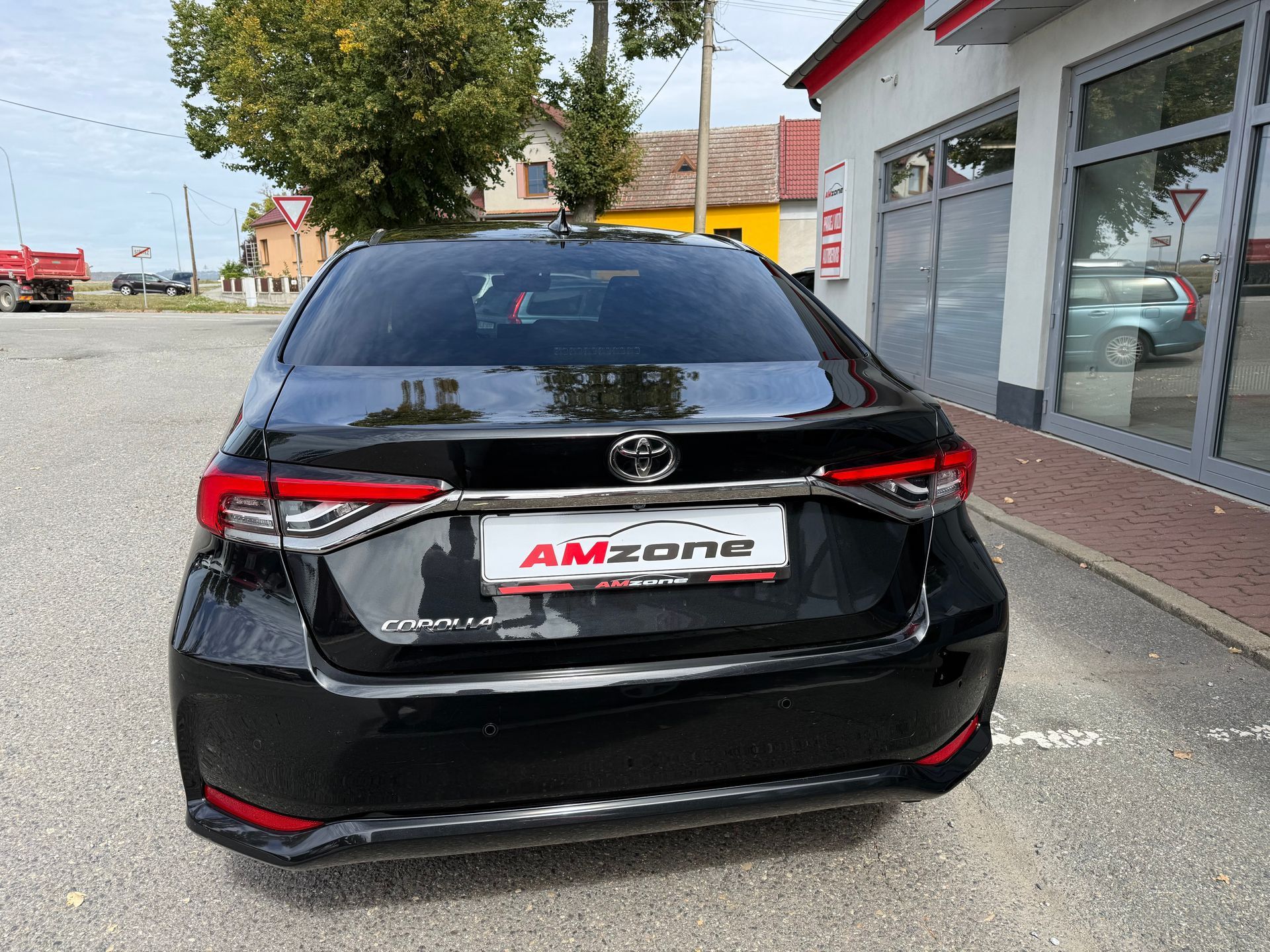 Toyota Corolla, 1.5 i COMFORT STYLE  1 MAJ-ČR - fotka 6