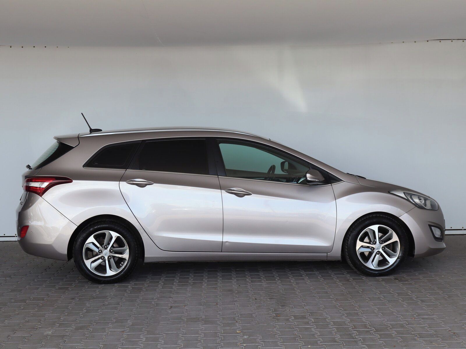 Hyundai i30, 1.6 CRDi, Automat - fotka 6