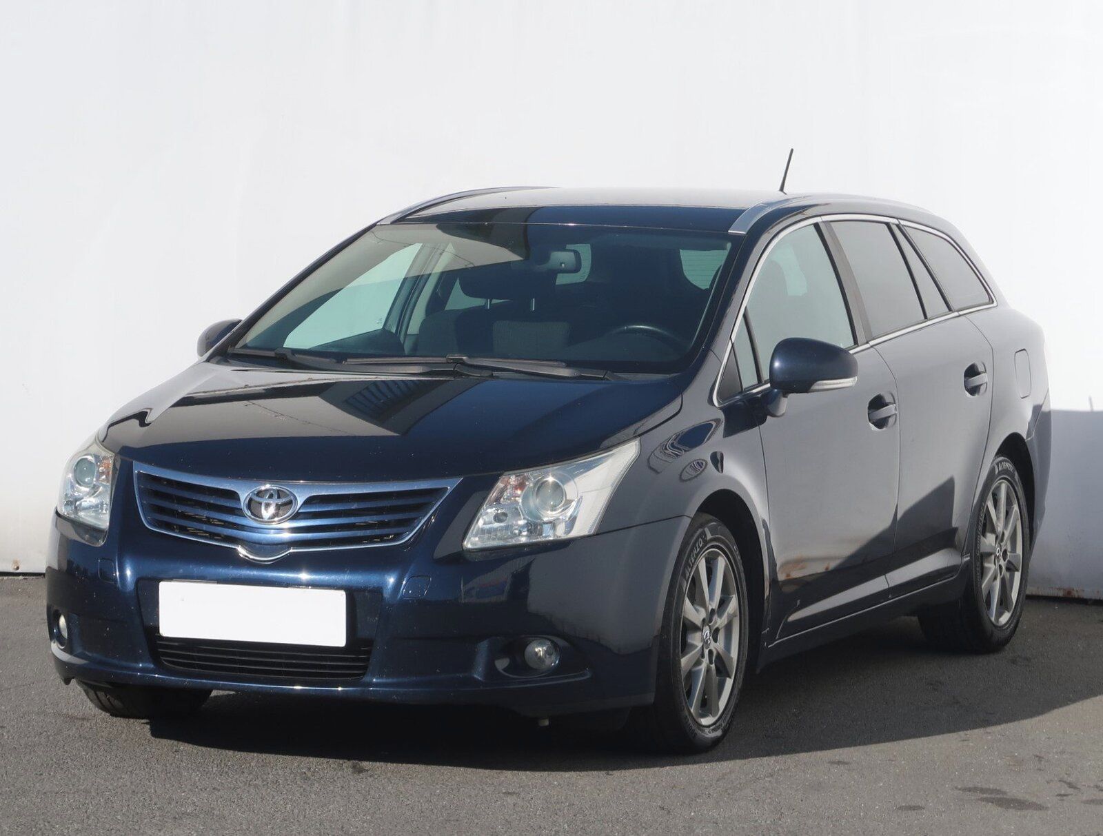 Toyota Avensis, 2.2 D-4D, Tažné - fotka 2