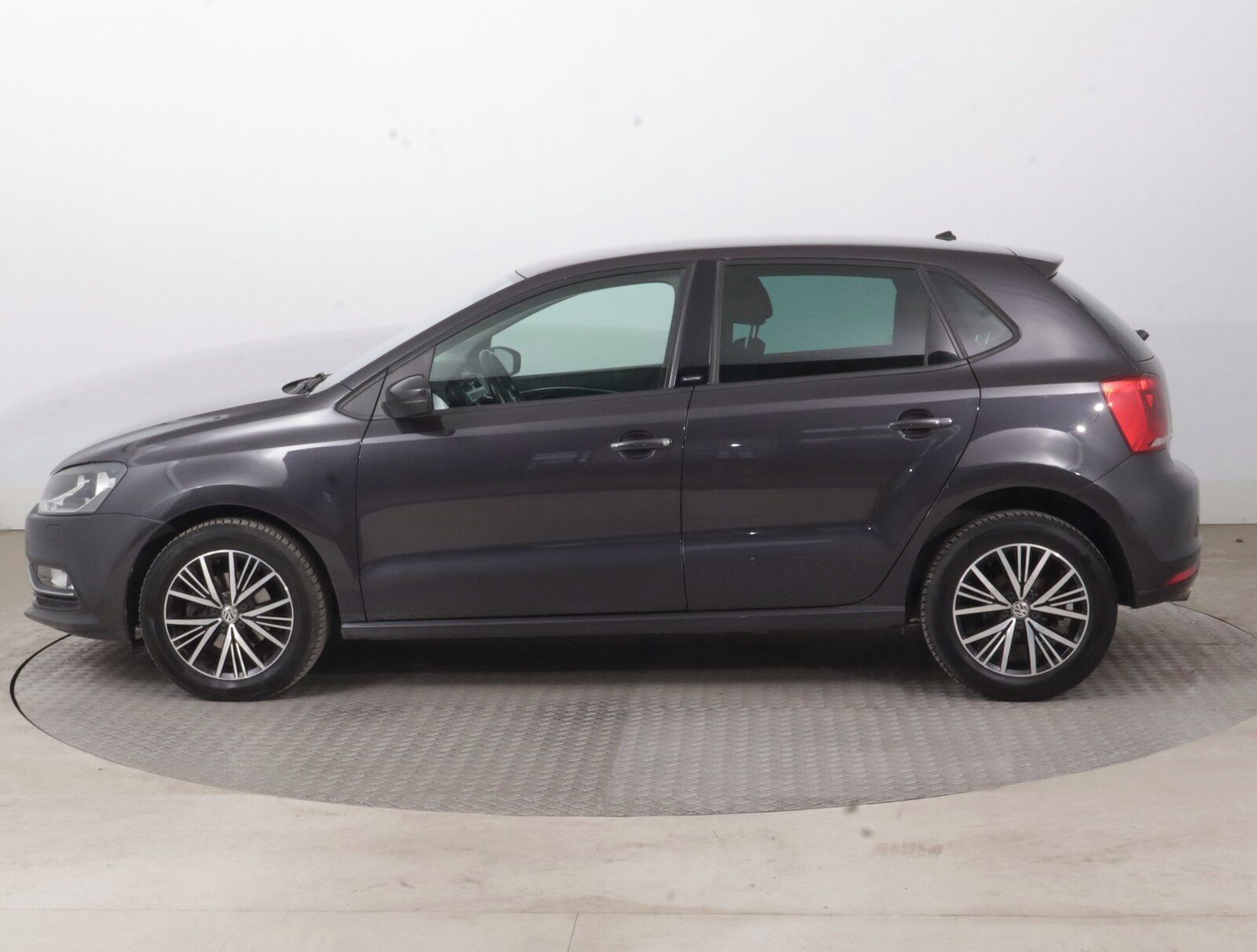 Volkswagen Polo, 1.2 TSI, Serv.kniha - fotka 3
