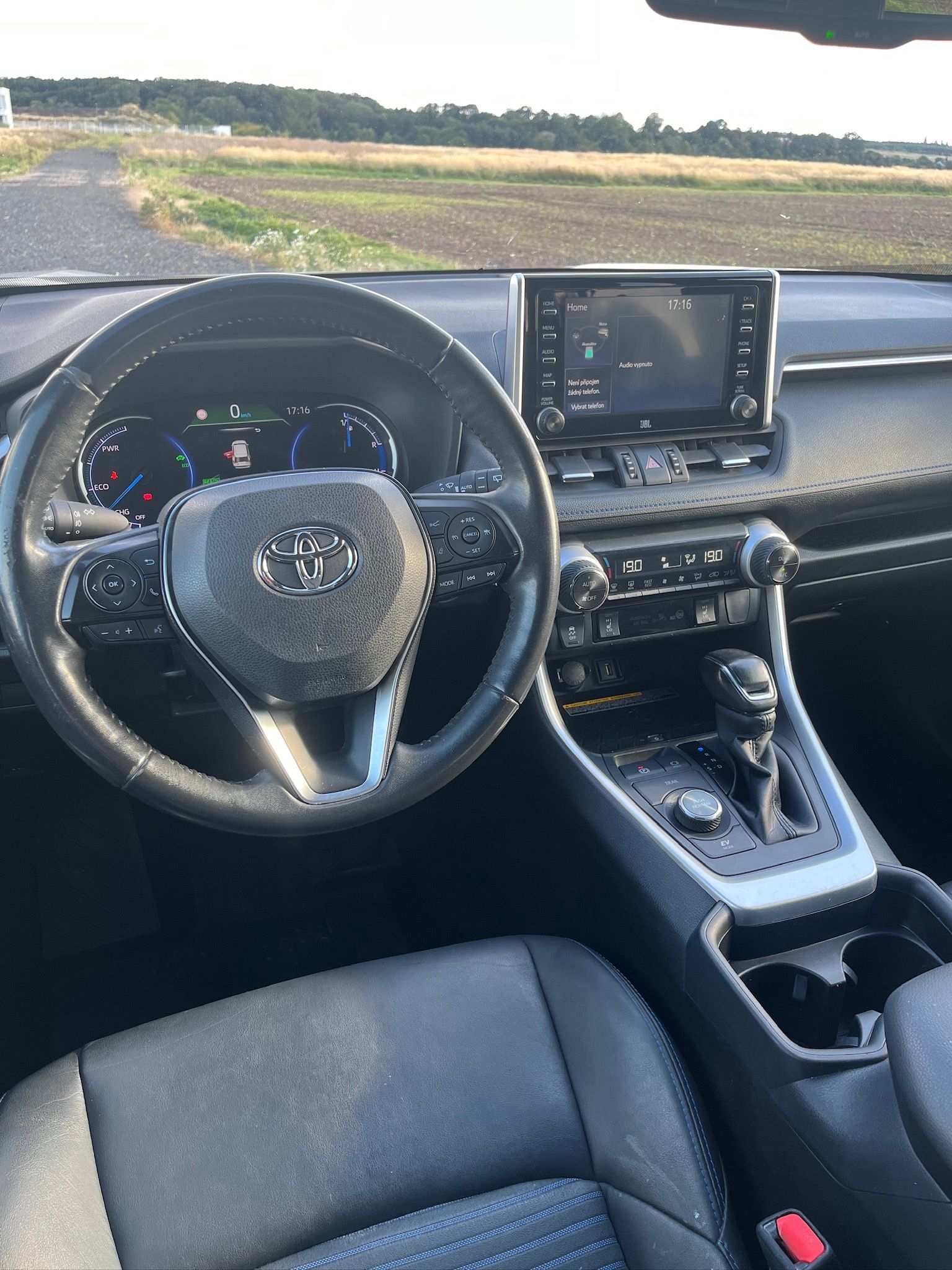 Toyota Rav4, Toyota RAV4 2.5 Hybrid 4x4 - fotka 2