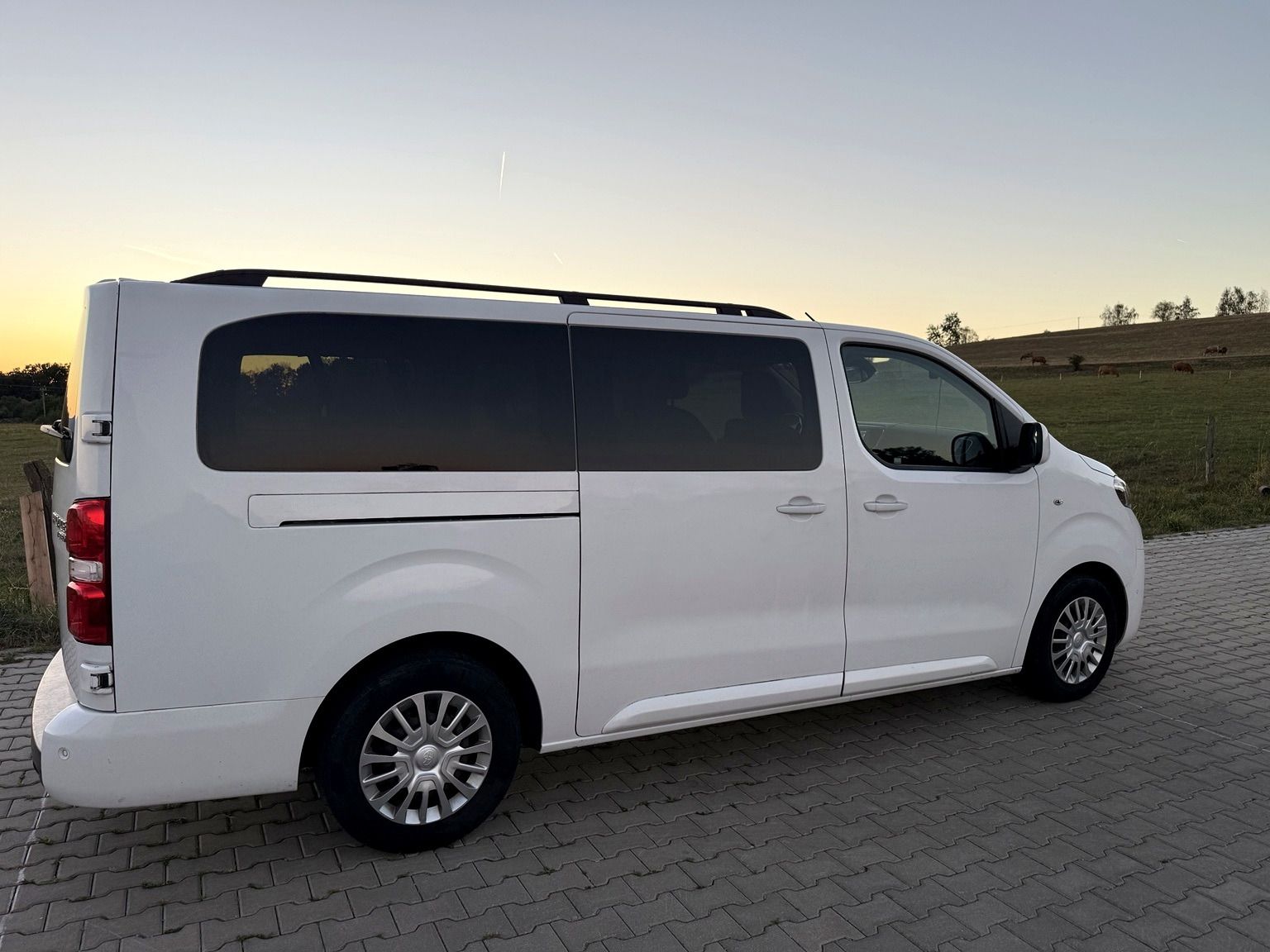 Toyota Proace Verso, 2.0 D-4D 106kW L2, 8 míst, DPH - fotka 5