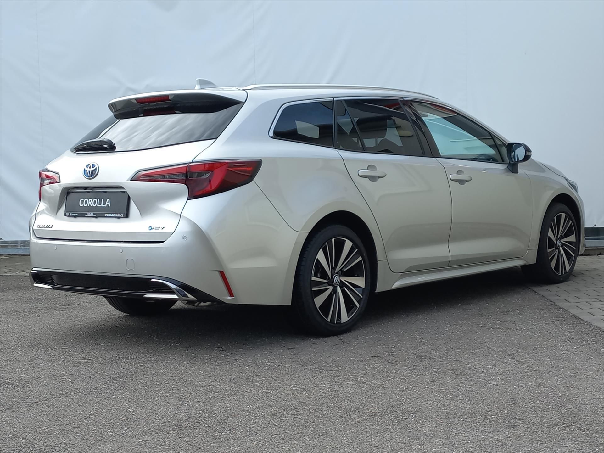 Toyota Corolla, 2,0 Hybrid e-CVT 178k  TS Styl - fotka 3