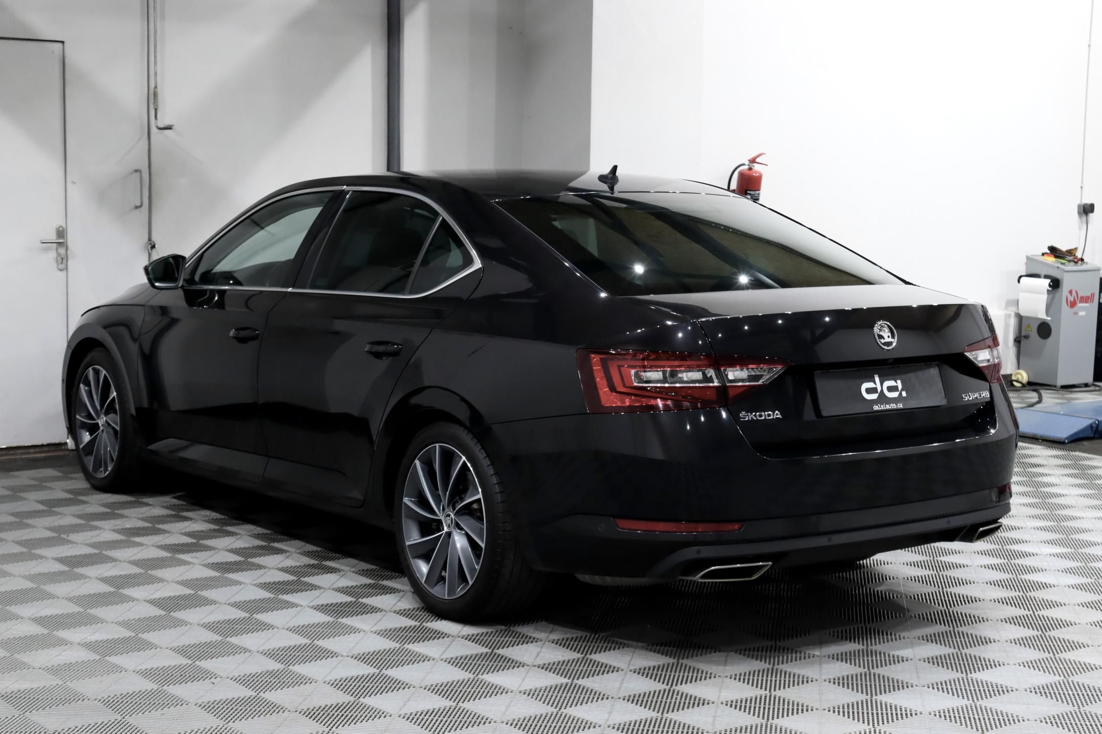 Škoda Superb, 2.0 TSI 200 kW DSG 4x4 L&K - fotka 4